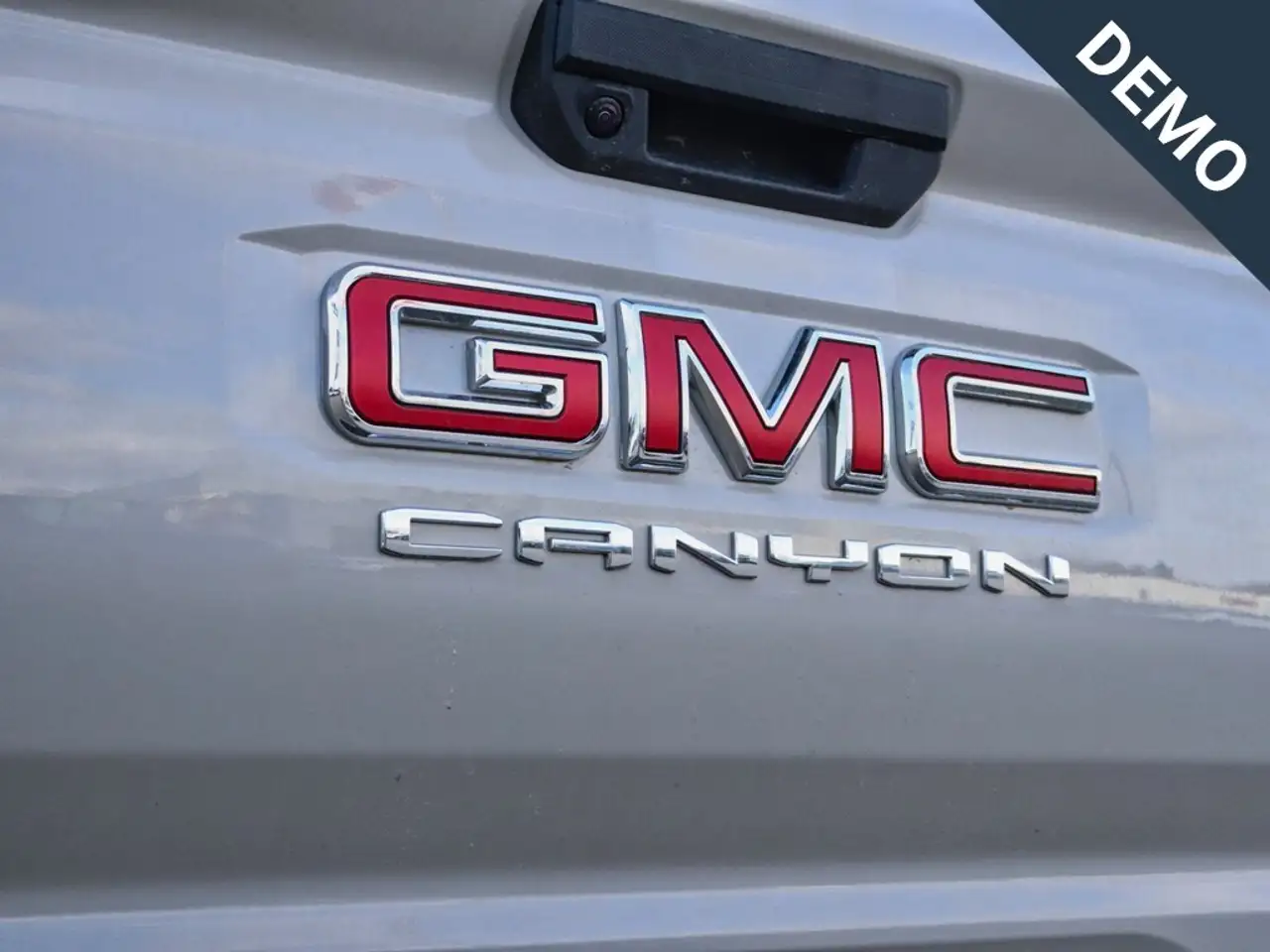 GMC Canyon снимка GMC Canyon