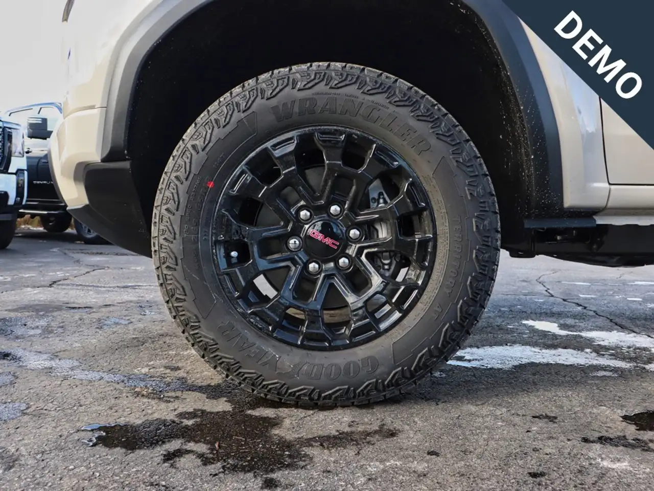 GMC Canyon снимка GMC Canyon