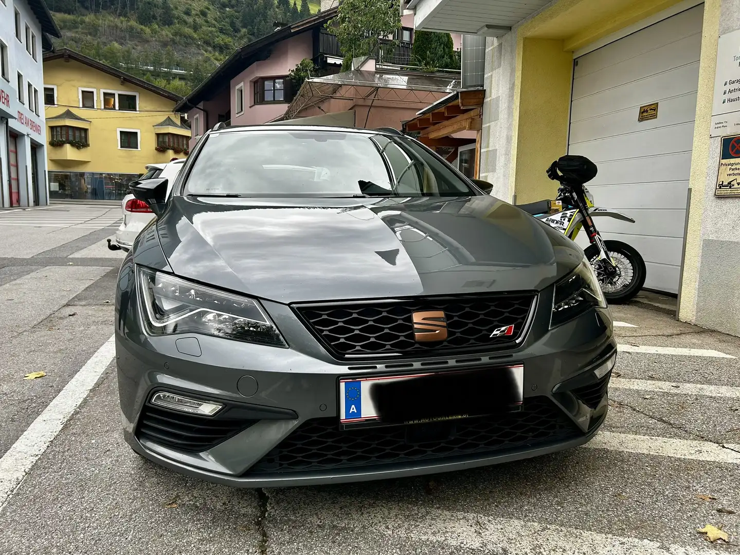 SEAT Leon ST Cupra 2,0 TSI DSG 4Drive - 1