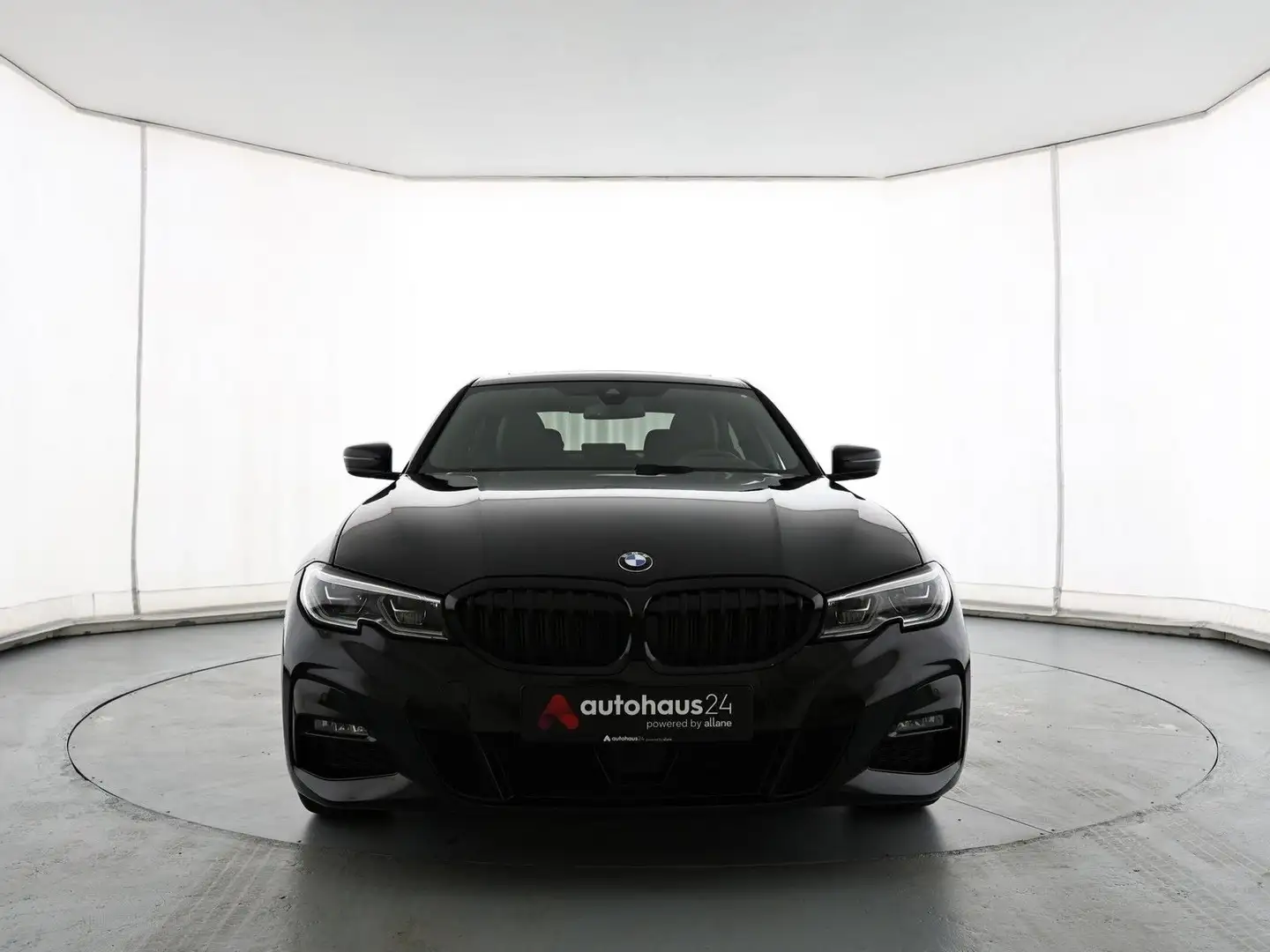 BMW 330 i M Sport Navi|ParkPilot|AHK Black - 2