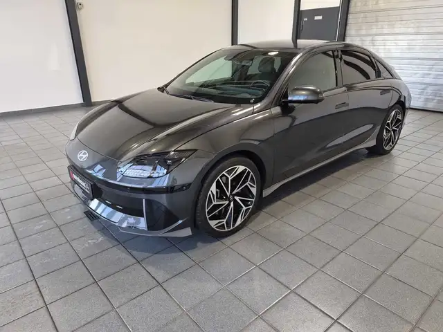Hyundai IONIQ 6 view 3