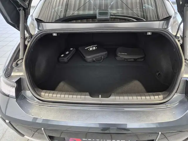 Hyundai IONIQ 6 view 6