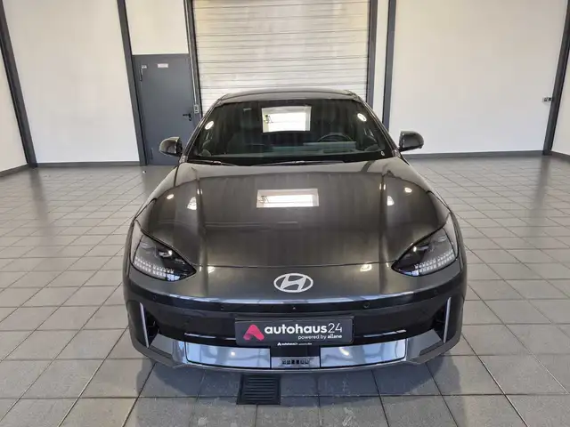 Hyundai IONIQ 6 view 2