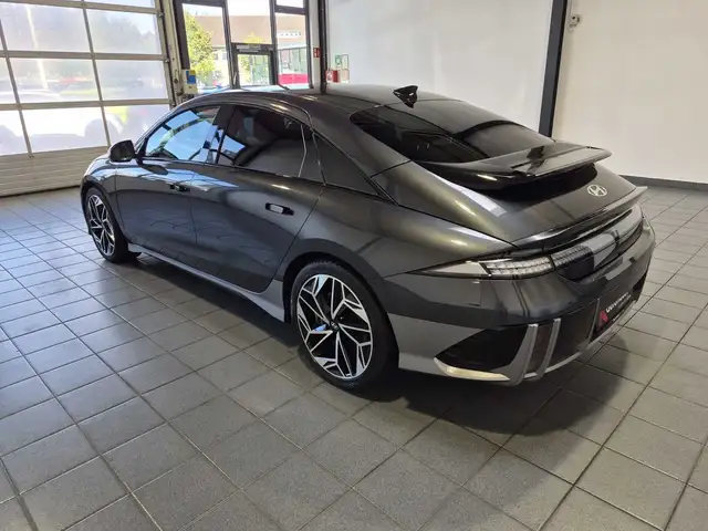 Hyundai IONIQ 6 view 4