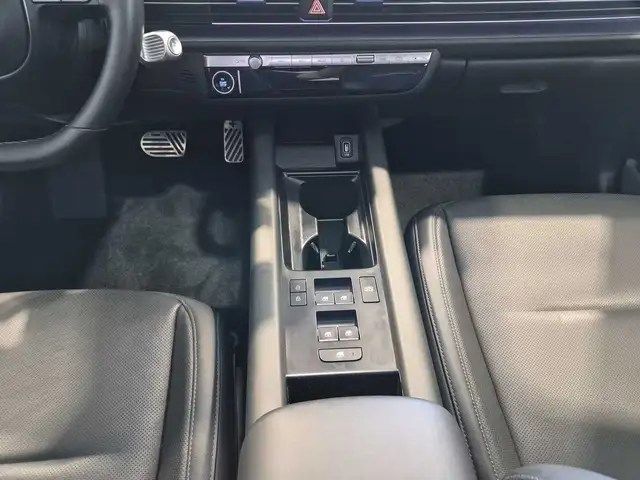 Hyundai IONIQ 6 view 12