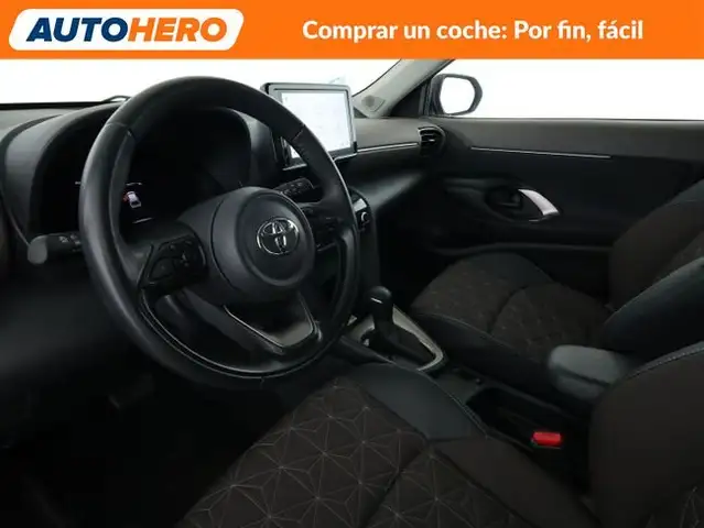 Toyota Yaris Cross view 12