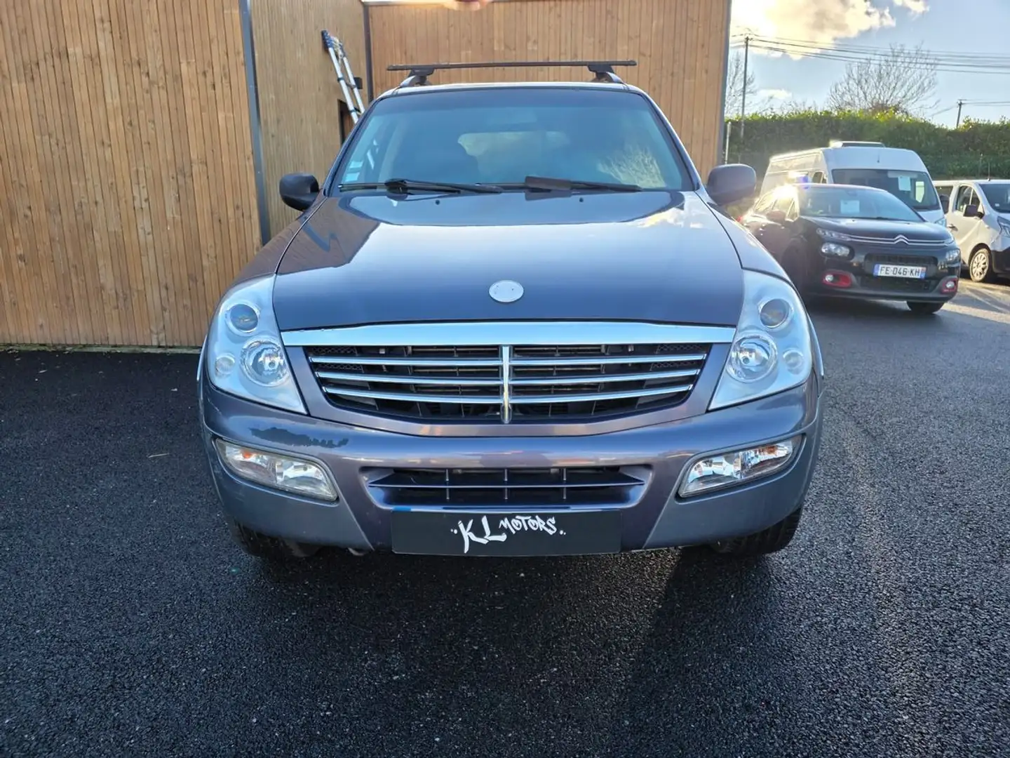 SsangYong Rexton 2.7L XDI 164 CV / 4X4 / BVA Szürke - 2