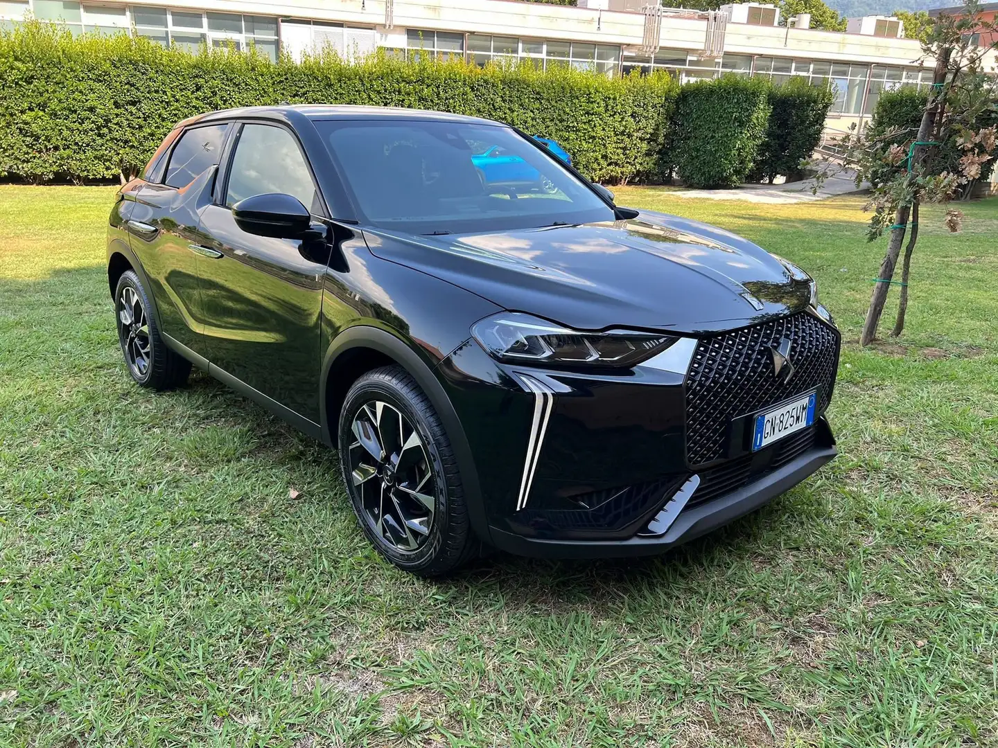 DS Automobiles DS 3 Crossback DS3 1.5 bluehdi Rivoli 130cv auto Schwarz - 2