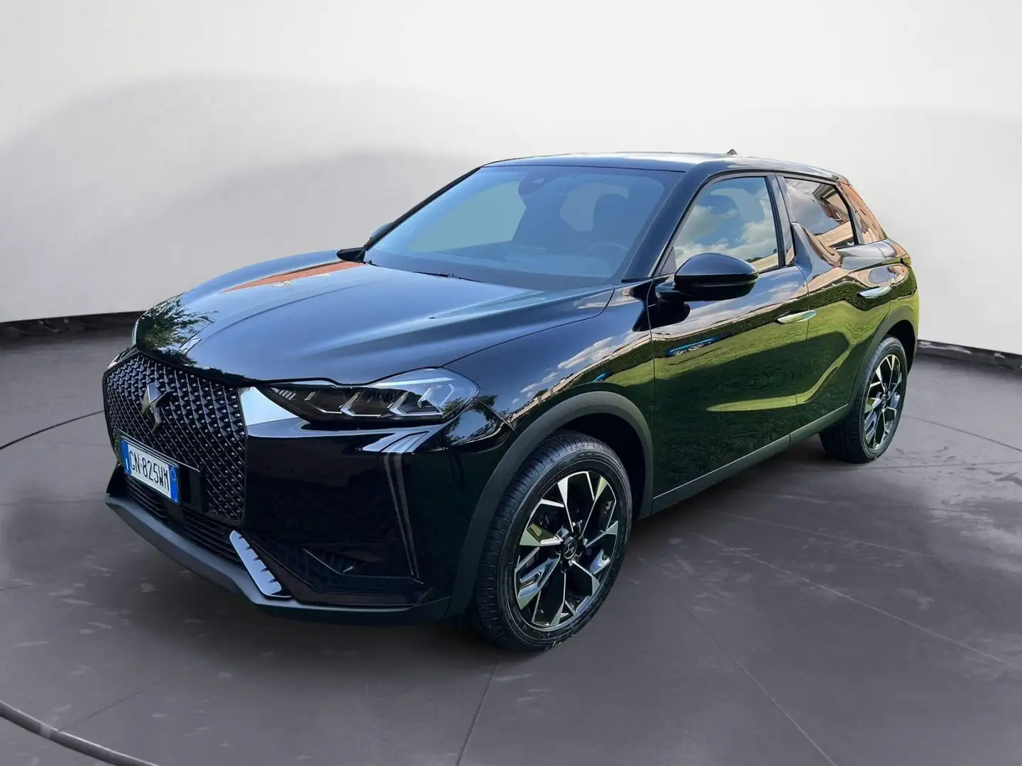 DS Automobiles DS 3 Crossback DS3 1.5 bluehdi Rivoli 130cv auto Schwarz - 1