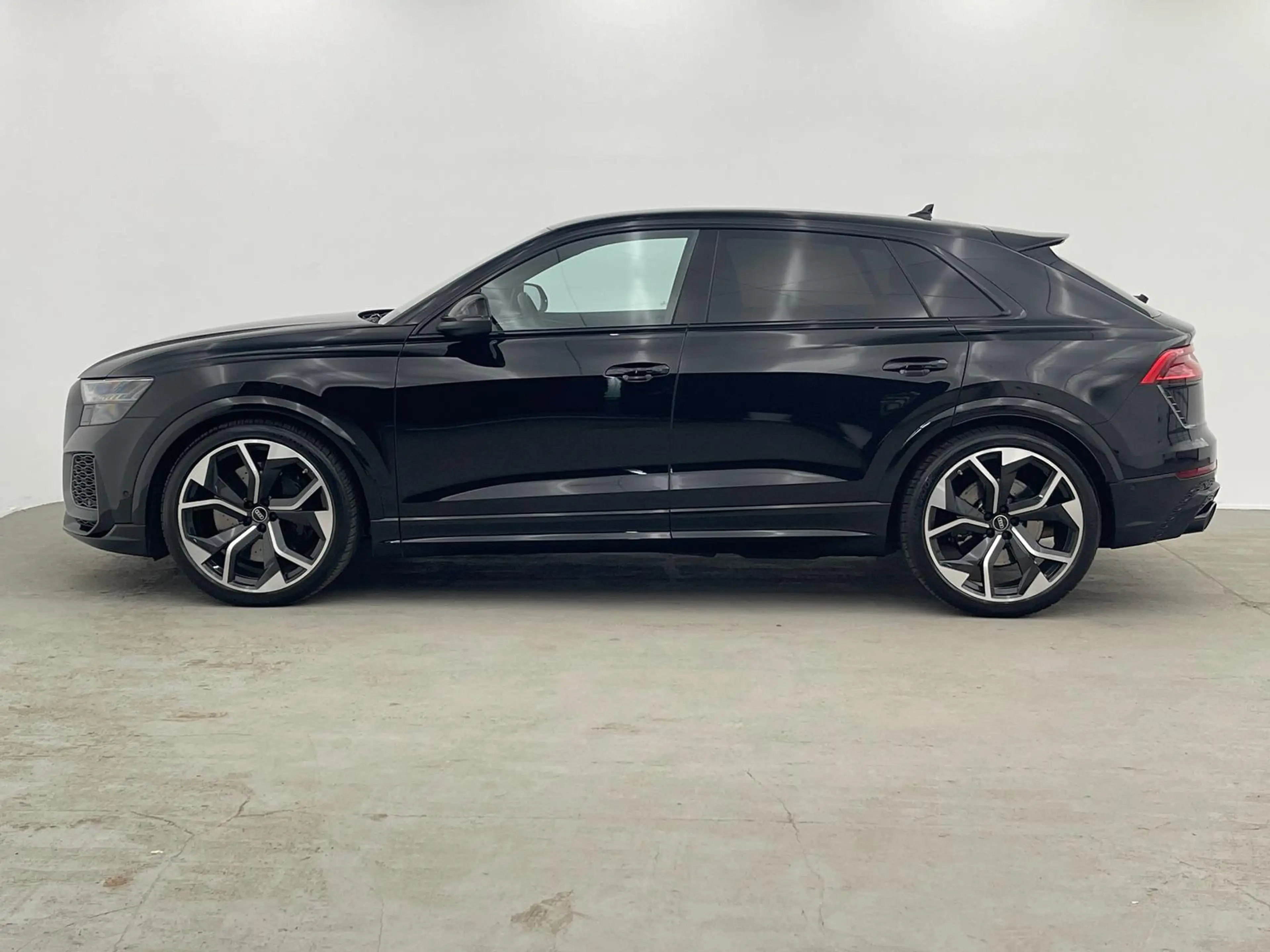 Audi RS Q8 quattro *MATRIX*HuD*AHK*LUFT*B&O*STHZ*KAM* — photo 11
