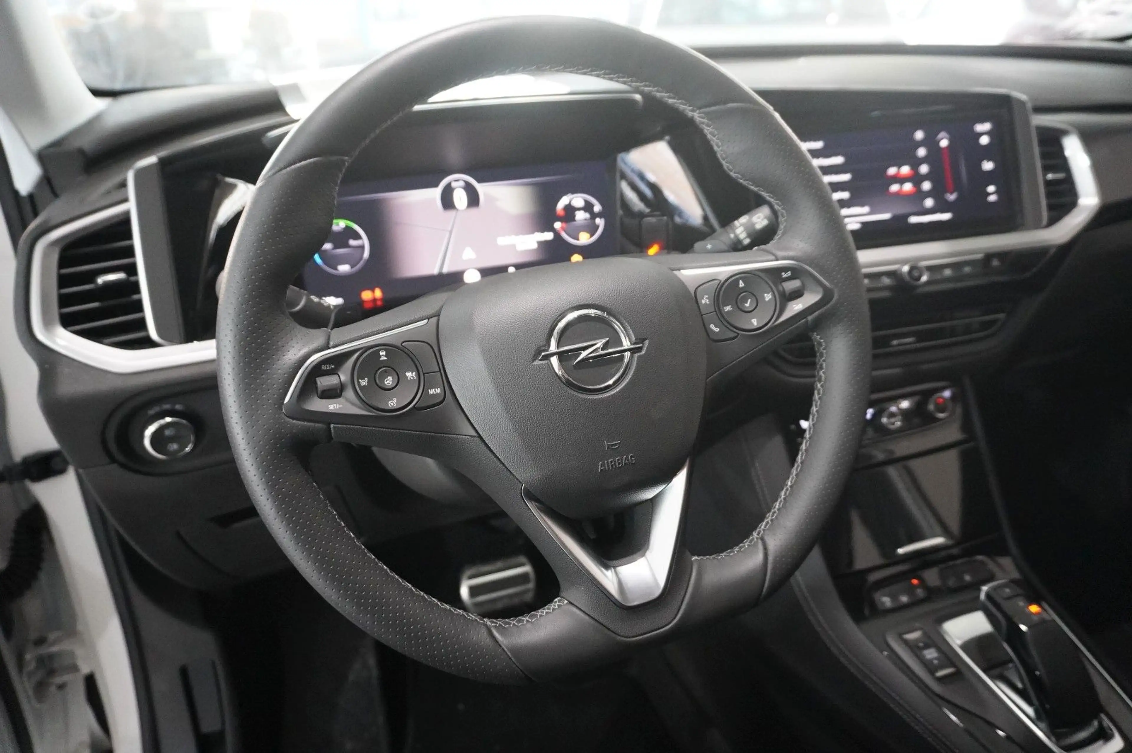 Opel Grandland X 1.6T GSe HYBRID 4X4 NAVI/LED/SPORT — photo 22