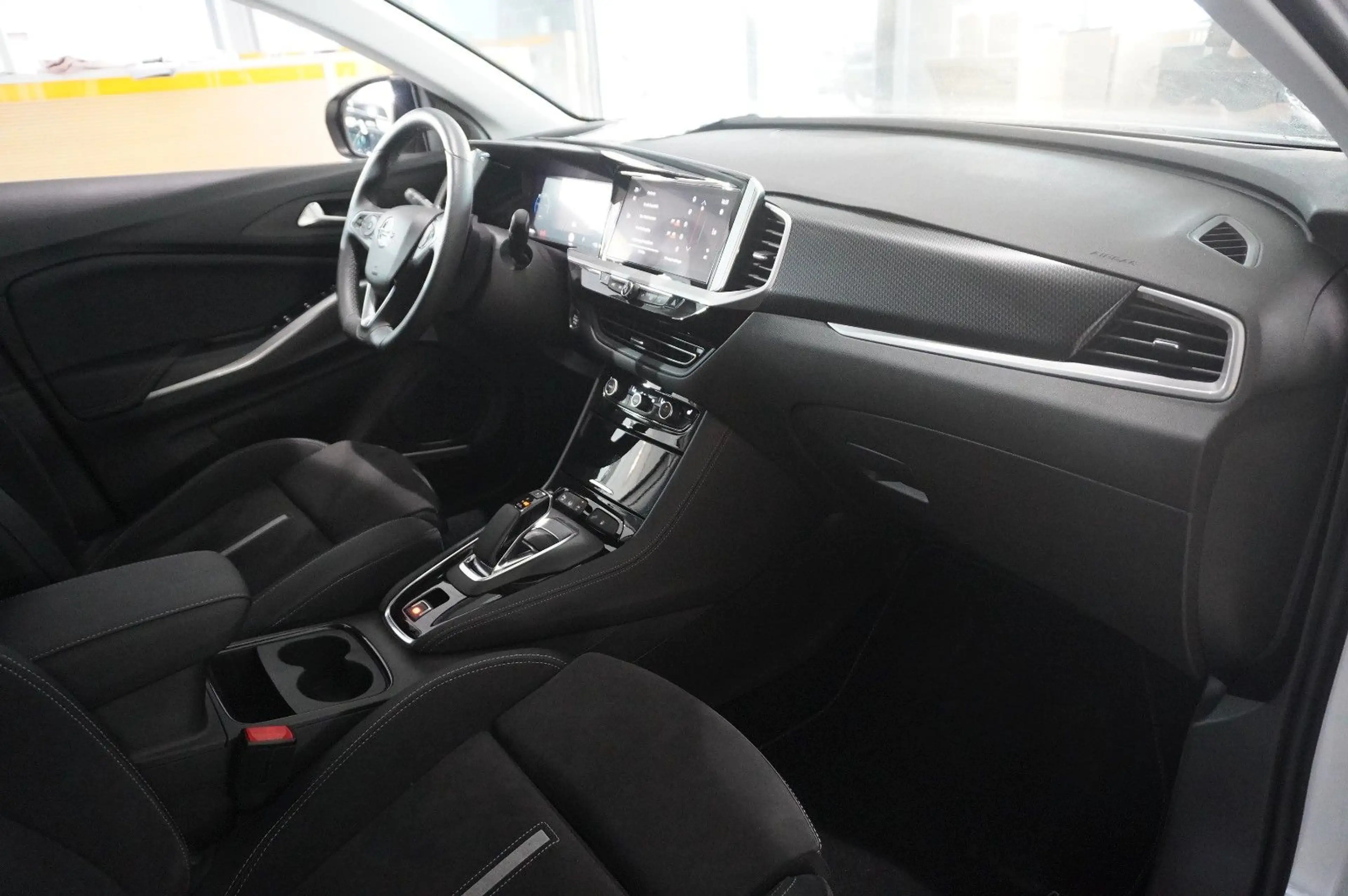 Opel Grandland X 1.6T GSe HYBRID 4X4 NAVI/LED/SPORT — photo 44