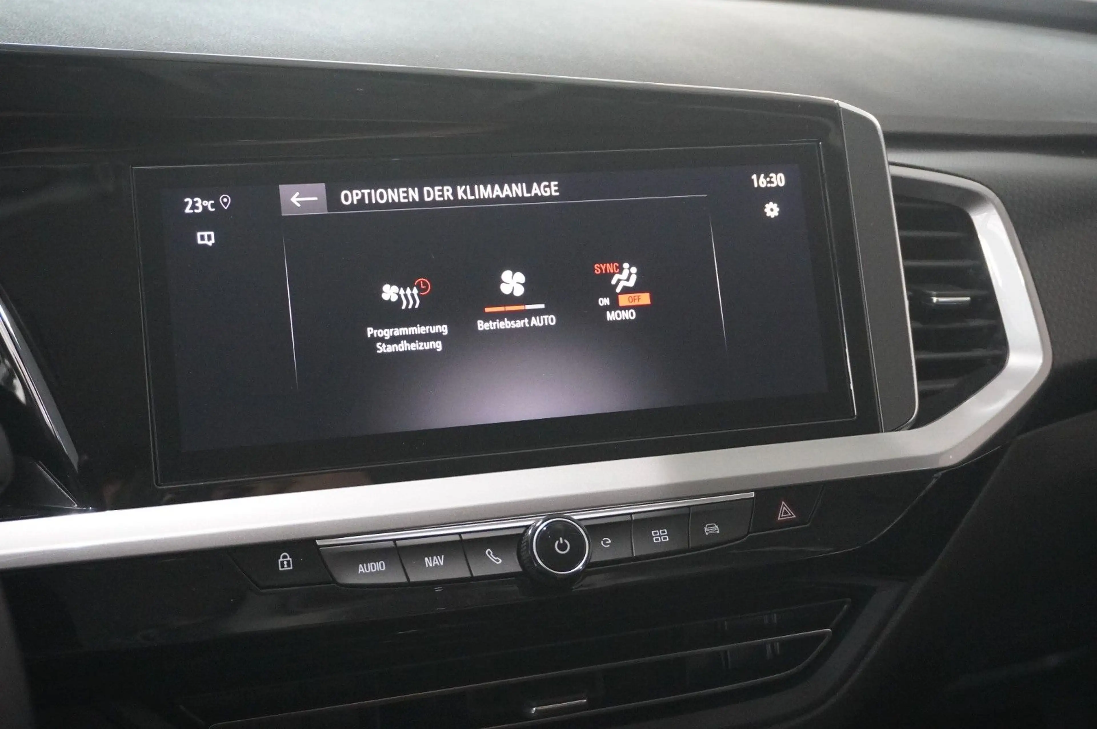 Opel Grandland X 1.6T GSe HYBRID 4X4 NAVI/LED/SPORT — photo 35