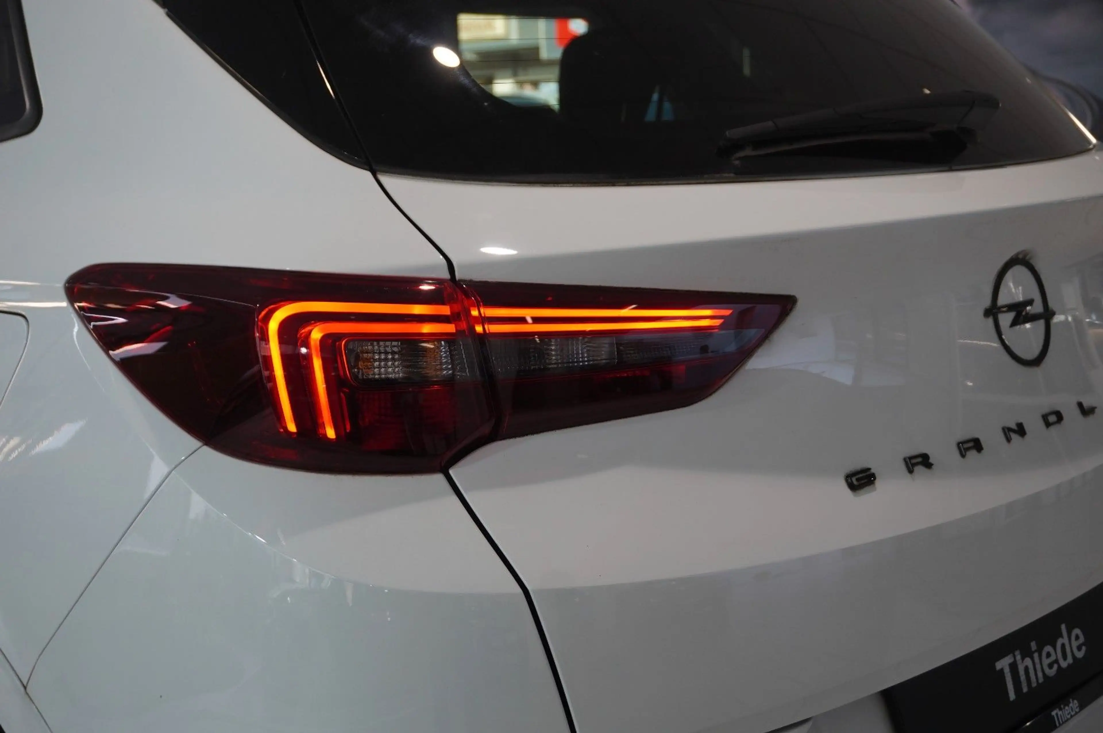 Opel Grandland X 1.6T GSe HYBRID 4X4 NAVI/LED/SPORT — photo 11