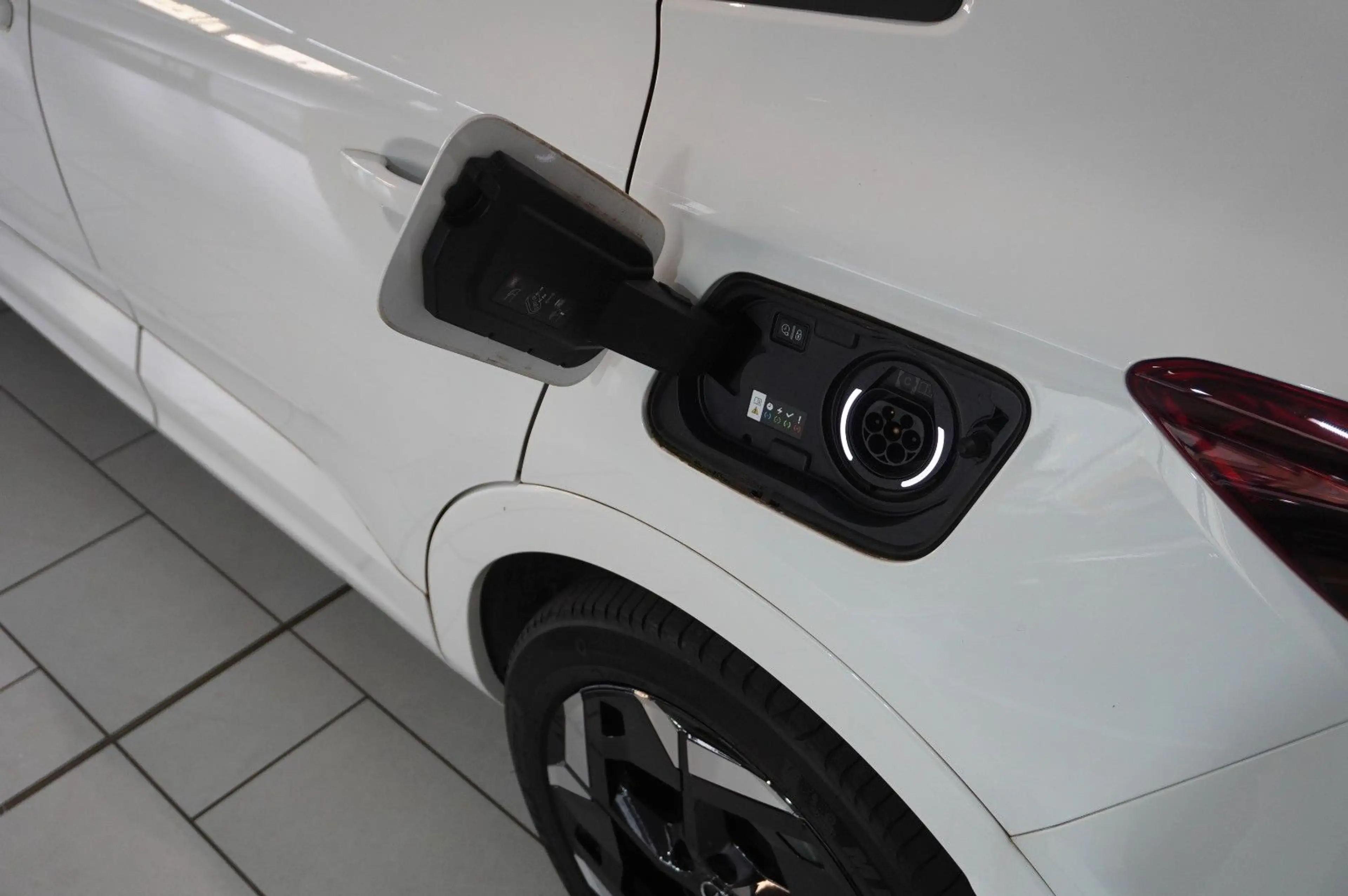 Opel Grandland X 1.6T GSe HYBRID 4X4 NAVI/LED/SPORT — photo 16