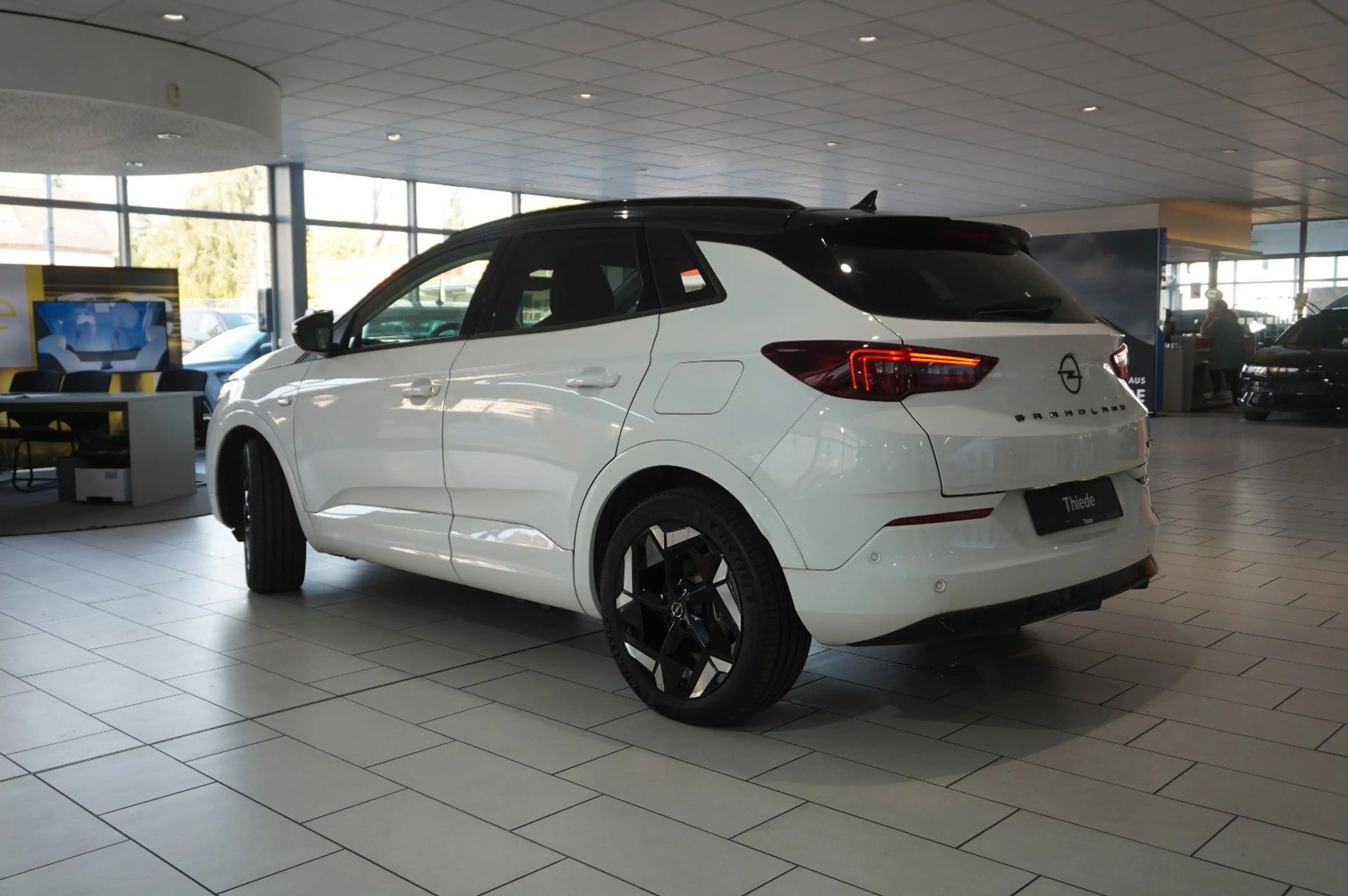 Opel Grandland X 1.6T GSe HYBRID 4X4 NAVI/LED/SPORT — photo 12