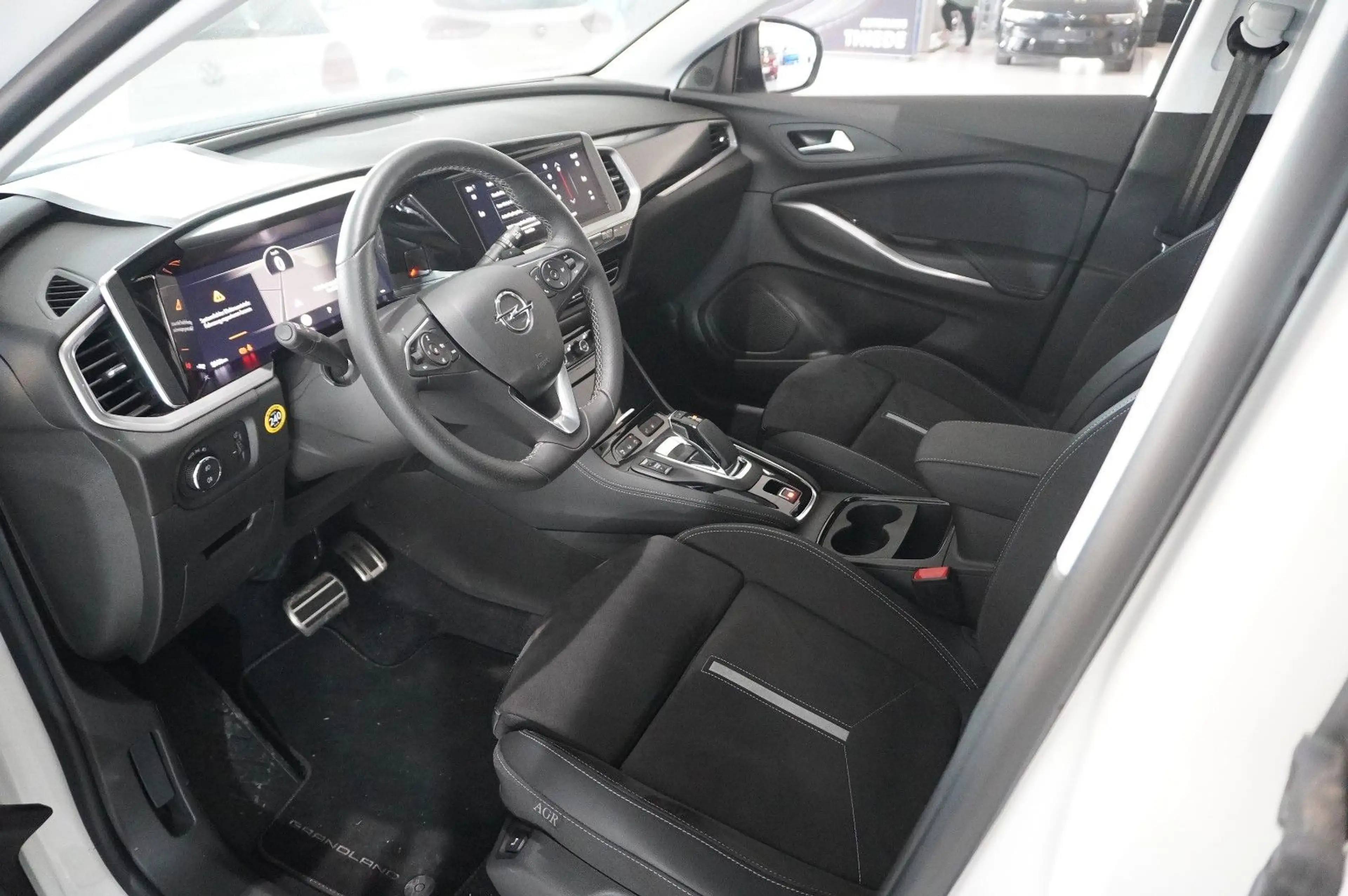 Opel Grandland X 1.6T GSe HYBRID 4X4 NAVI/LED/SPORT — photo 17