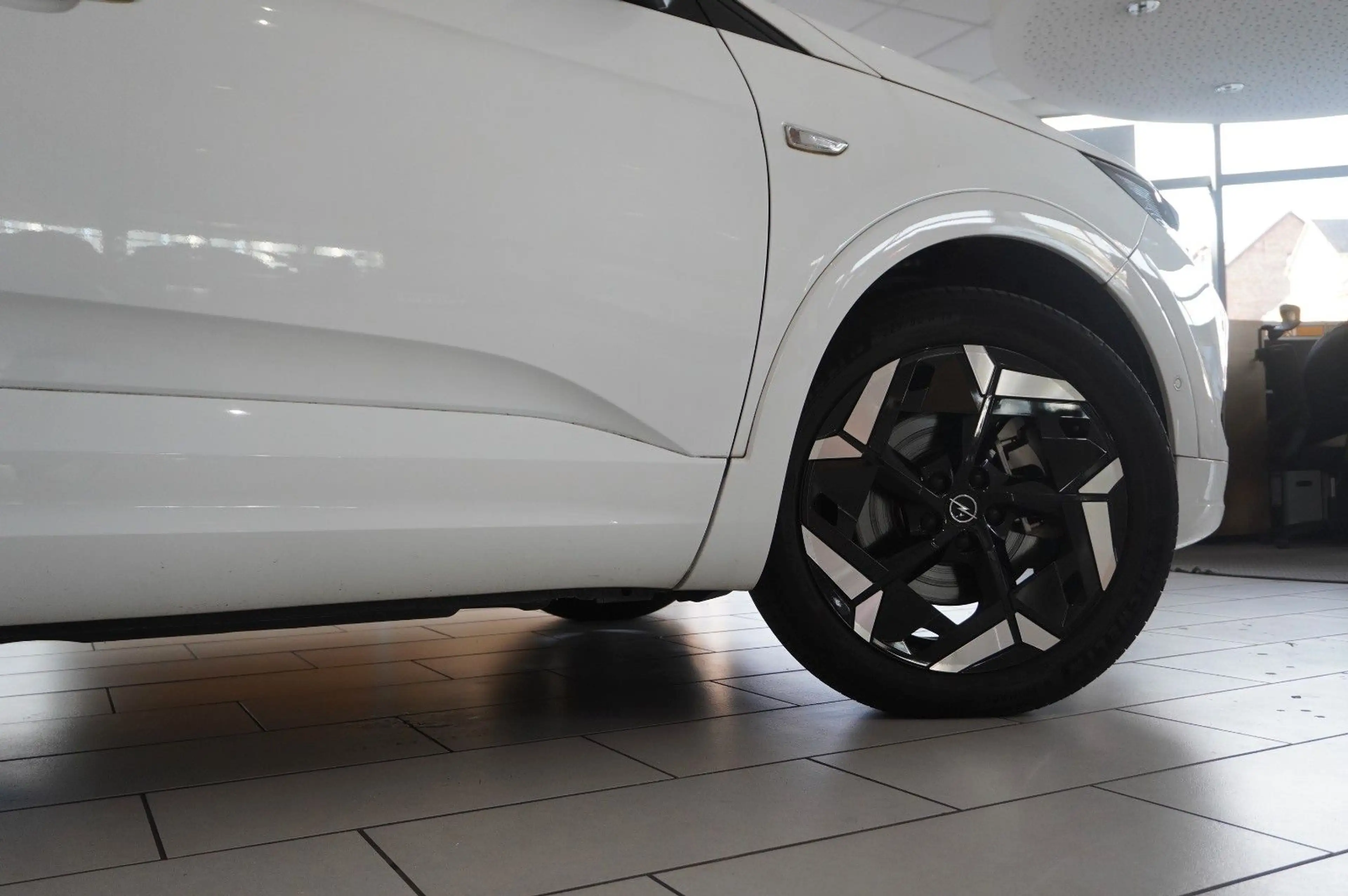 Opel Grandland X 1.6T GSe HYBRID 4X4 NAVI/LED/SPORT — photo 8