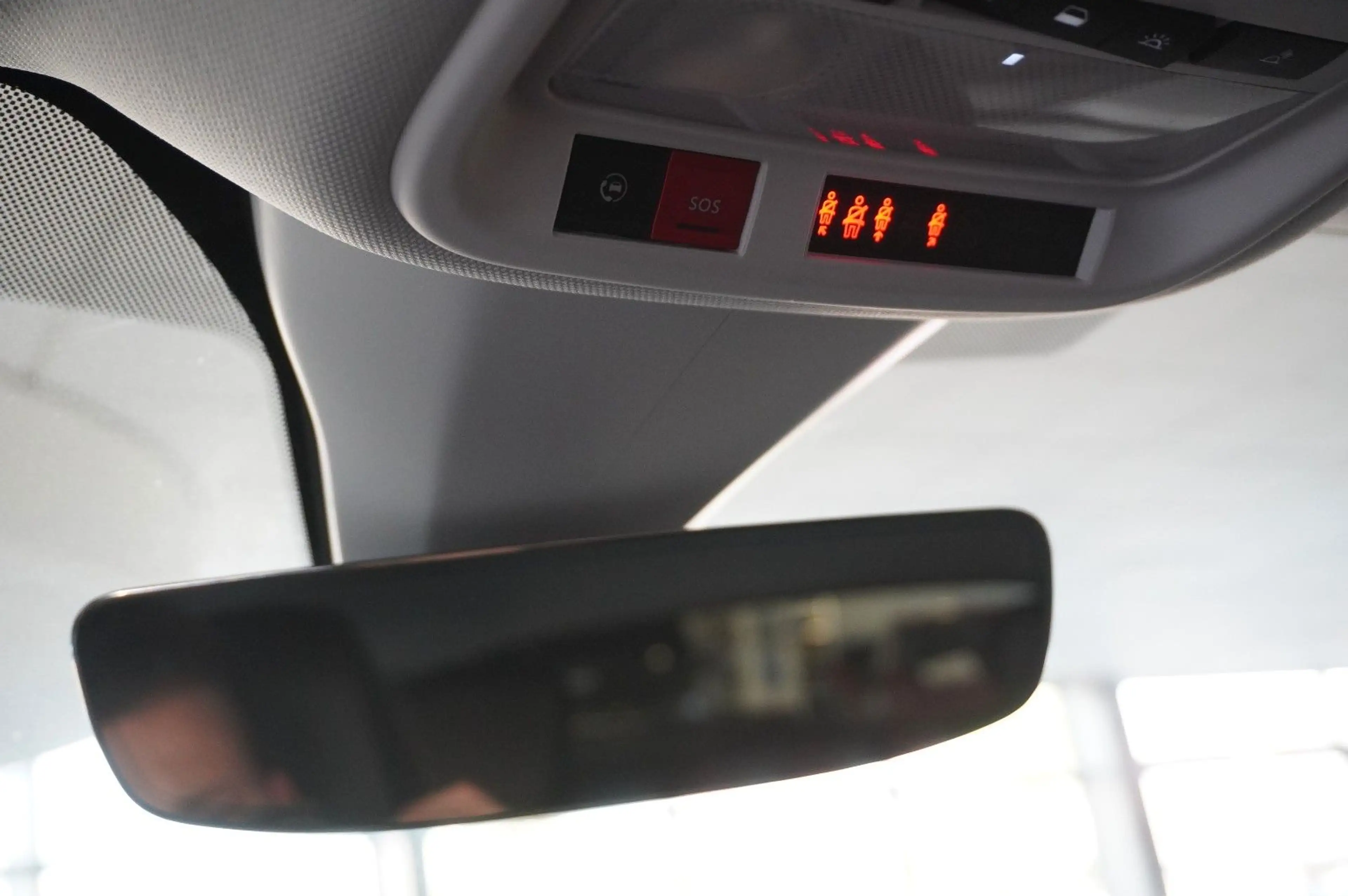 Opel Grandland X 1.6T GSe HYBRID 4X4 NAVI/LED/SPORT — photo 40