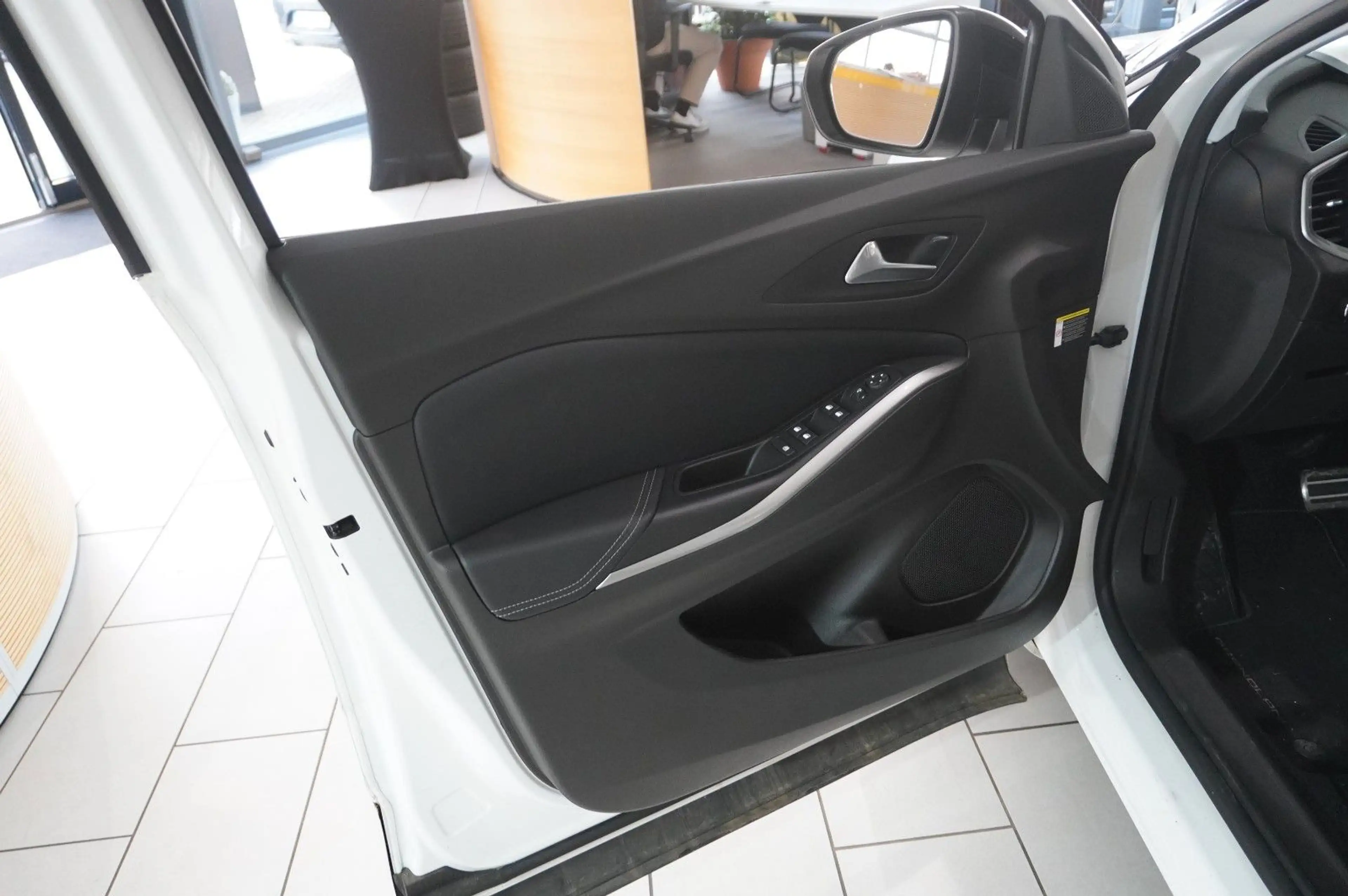 Opel Grandland X 1.6T GSe HYBRID 4X4 NAVI/LED/SPORT — photo 19