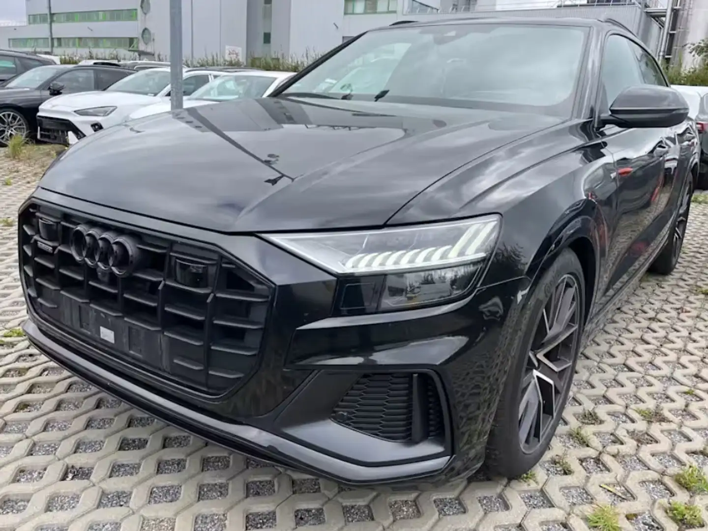 Audi Q8 50 TDI quattro competition plus *PANO*Headup*uvm Noir - 2