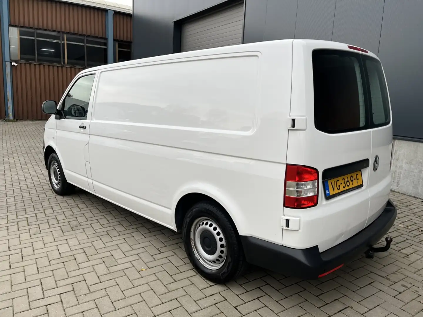 Volkswagen Transporter 2.0 TDI L2H1 Basel. Weiß - 2