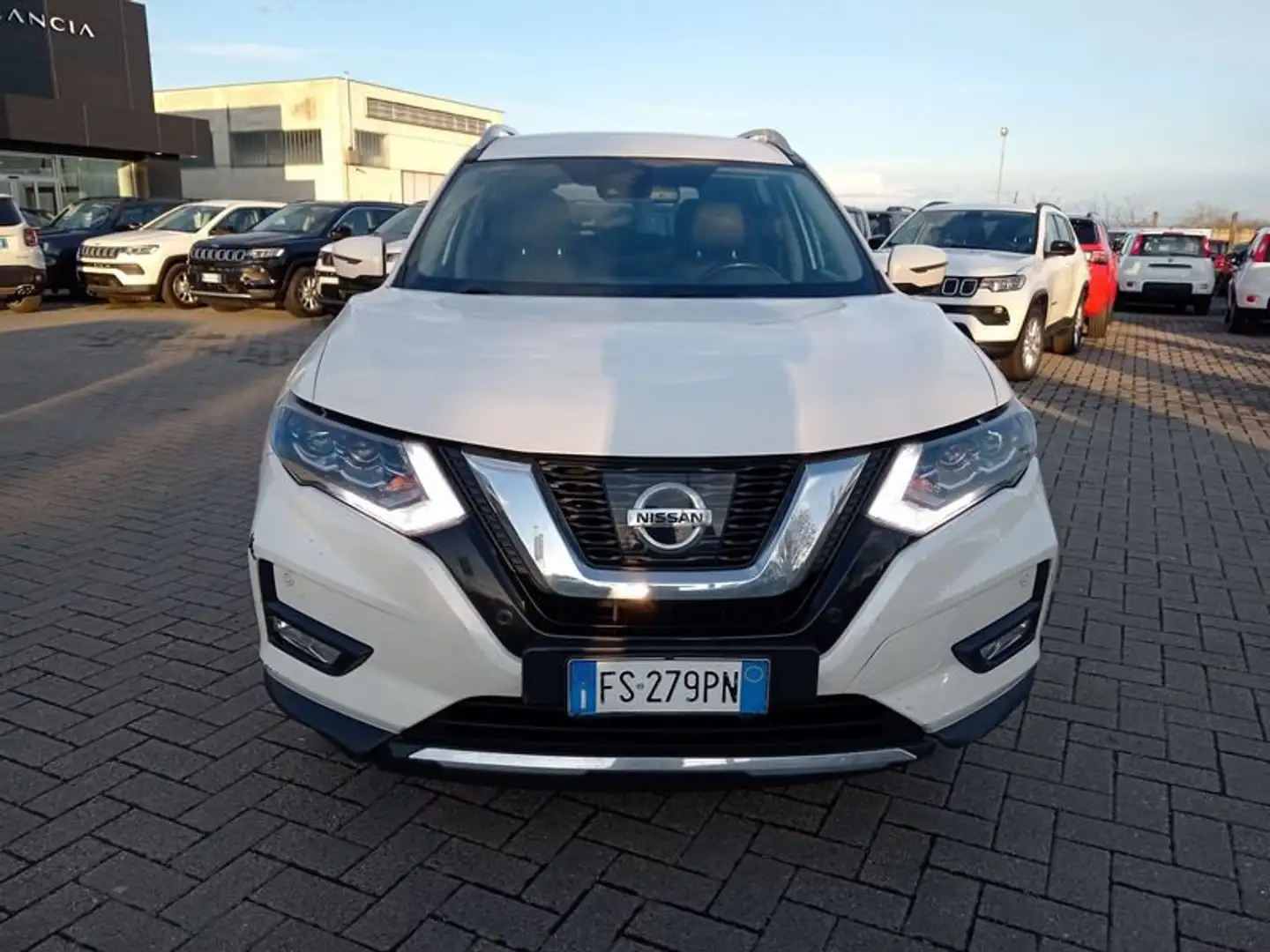 Nissan X-Trail 2.0 dCi 4WD X-Tronic Business Bianco - 2