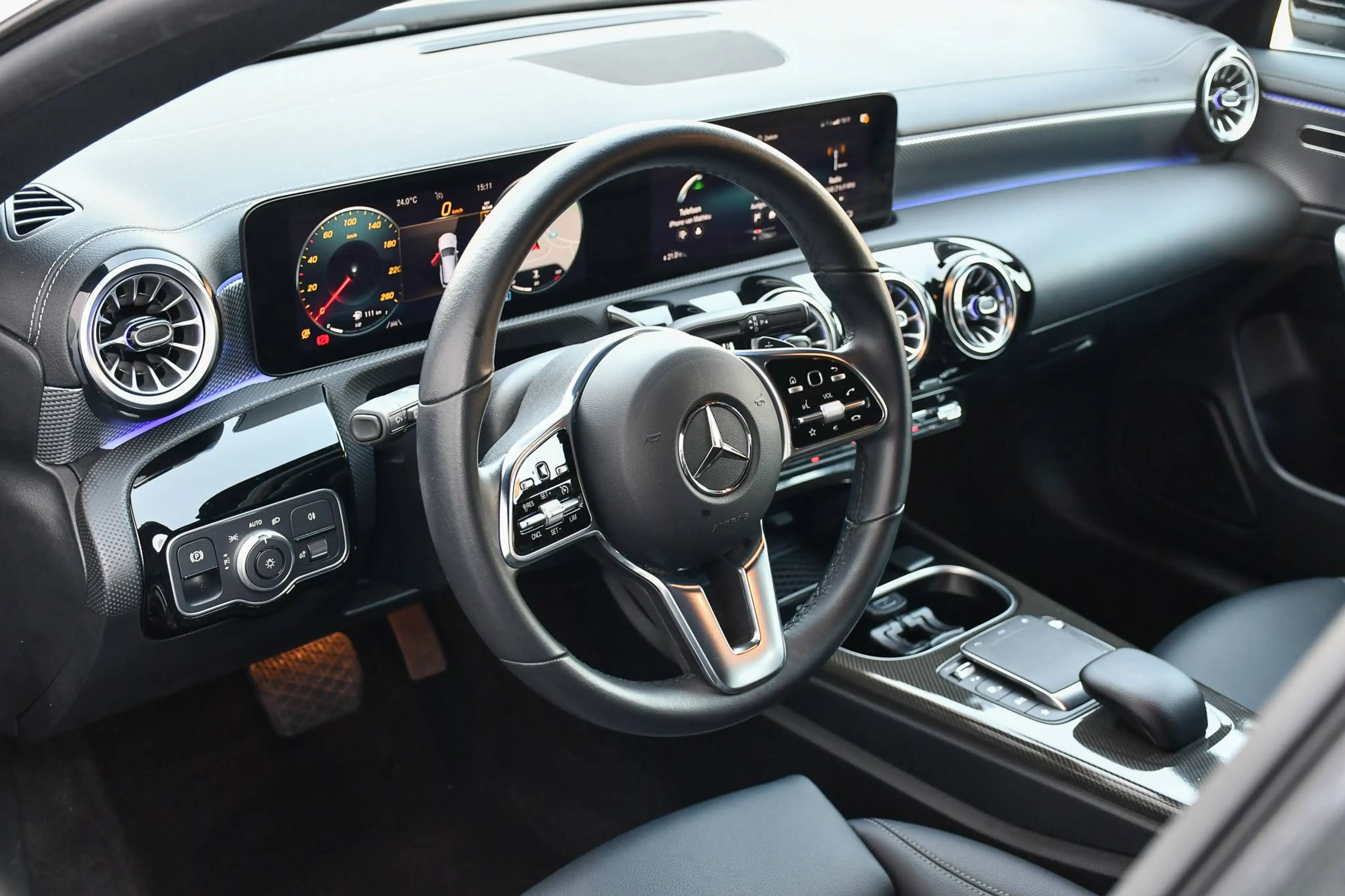 Mercedes-Benz CLA 180 CLA 180 *CAMERA*CARPLAY*AMBIENT*LED*LEDER*WIDESCREEN*NAVI* — photo 11