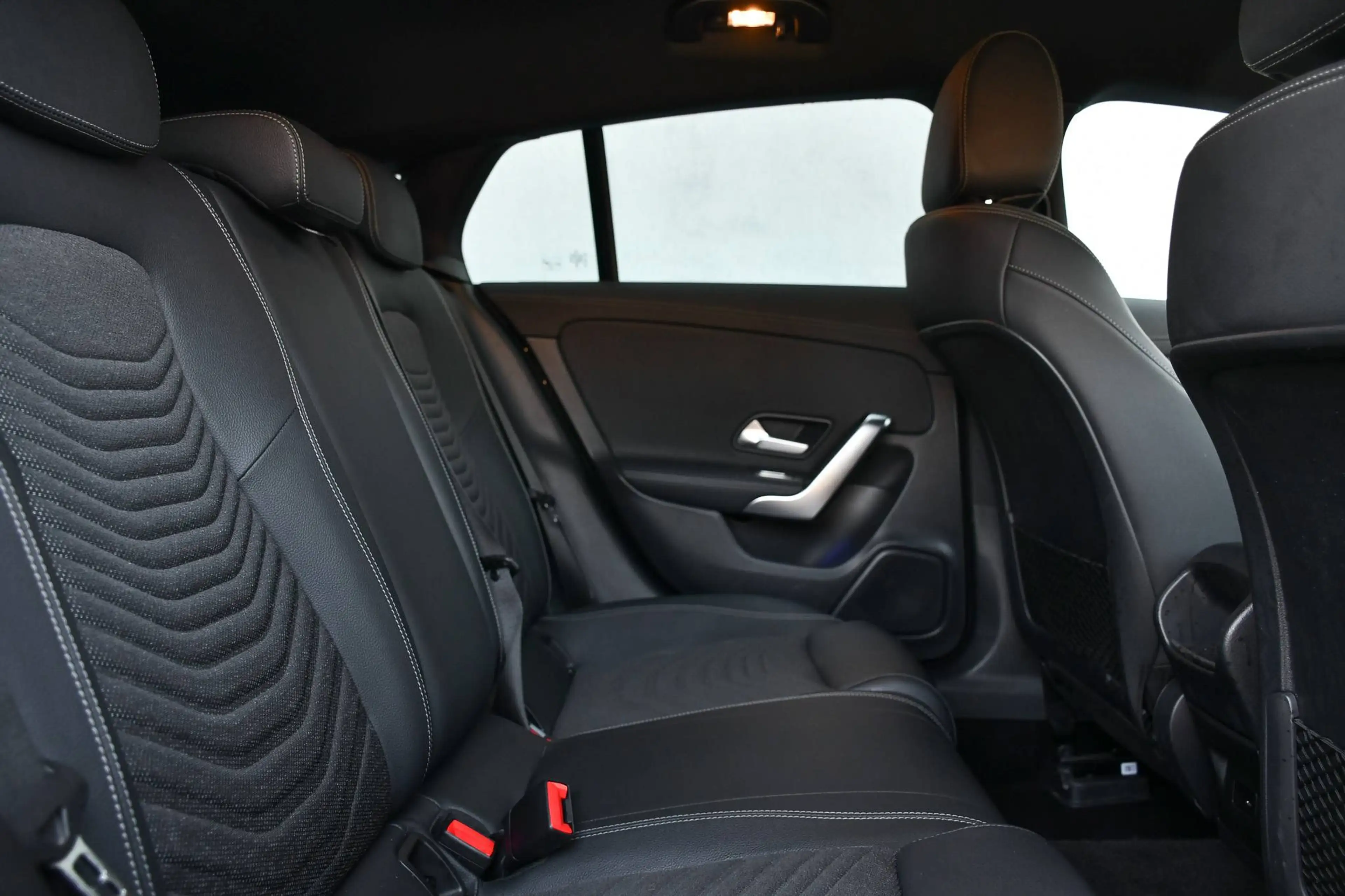 Mercedes-Benz CLA 180 CLA 180 *CAMERA*CARPLAY*AMBIENT*LED*LEDER*WIDESCREEN*NAVI* — photo 25