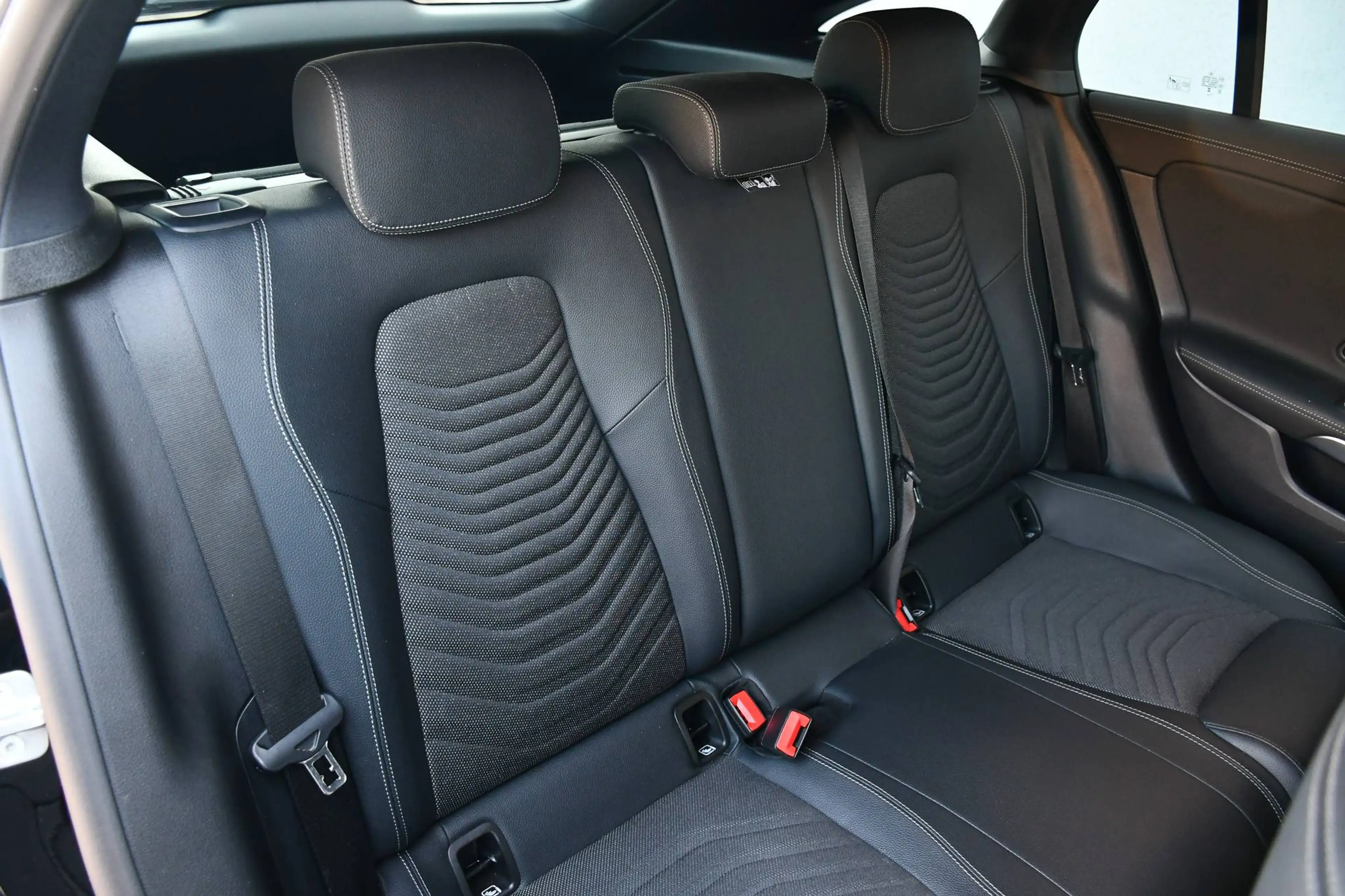 Mercedes-Benz CLA 180 CLA 180 *CAMERA*CARPLAY*AMBIENT*LED*LEDER*WIDESCREEN*NAVI* — photo 26