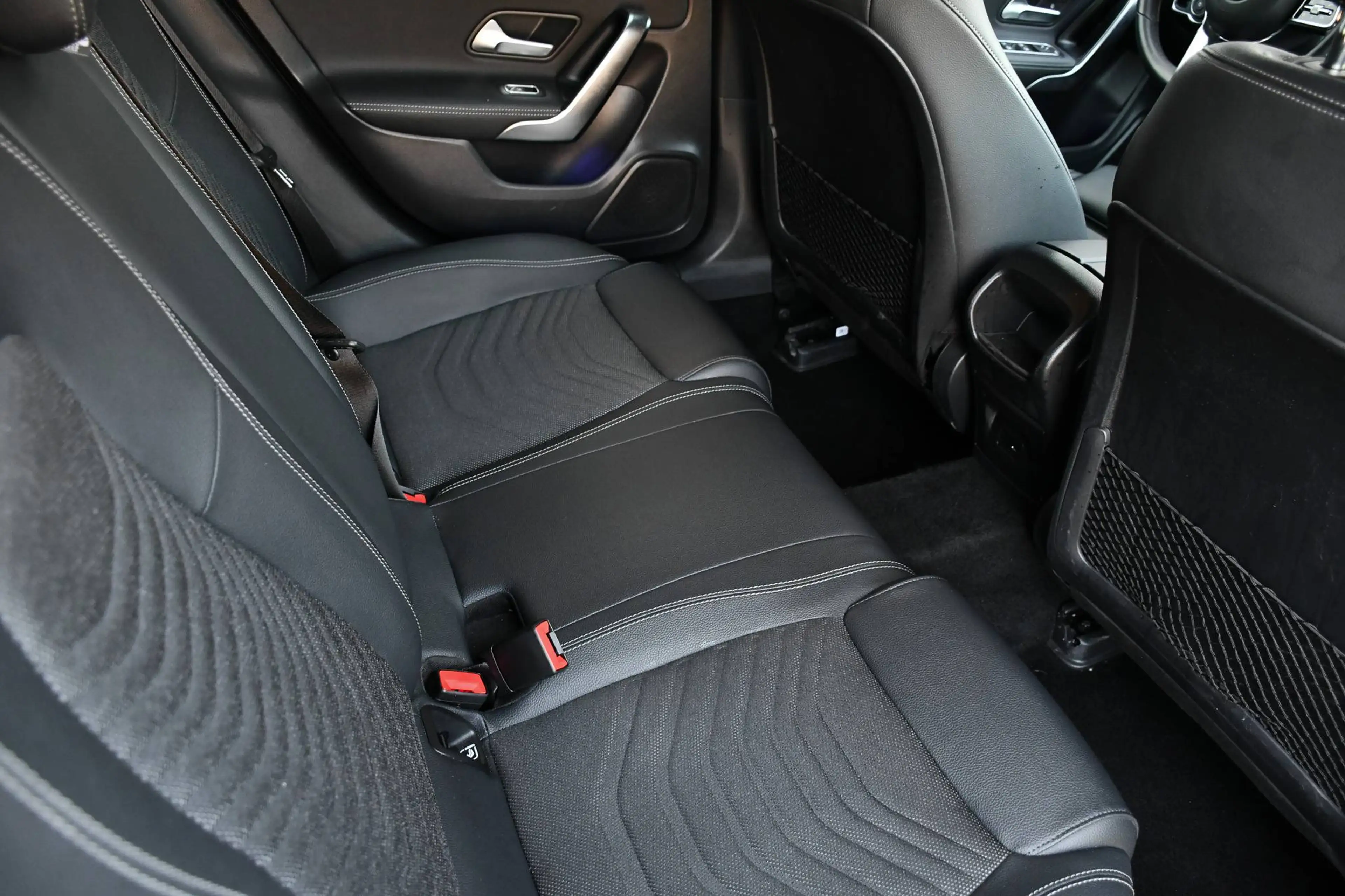 Mercedes-Benz CLA 180 CLA 180 *CAMERA*CARPLAY*AMBIENT*LED*LEDER*WIDESCREEN*NAVI* — photo 24