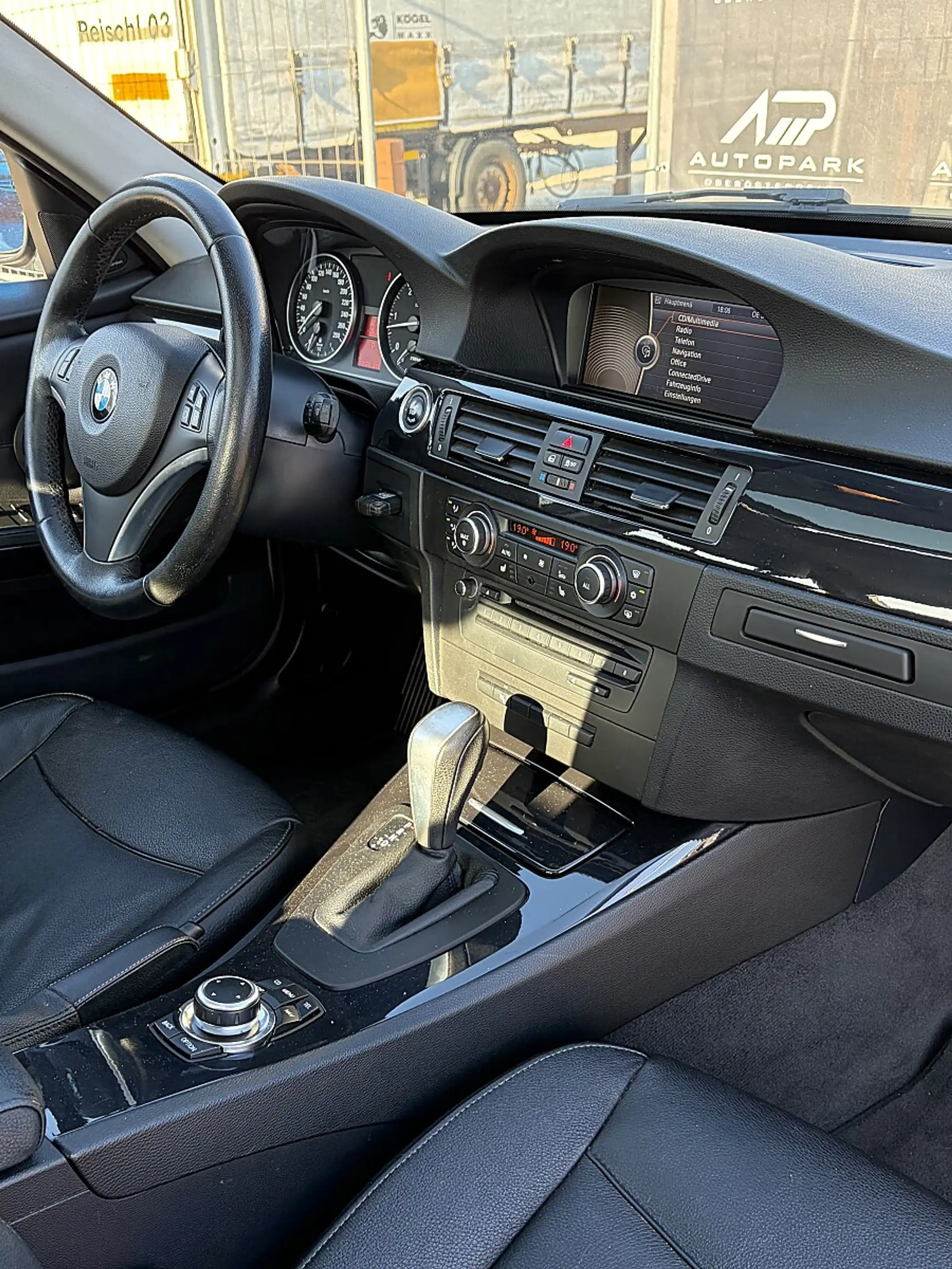 BMW 335 d LCI Facelift*3.0 Diesel*Automatik*Leder*Panor... — photo 15