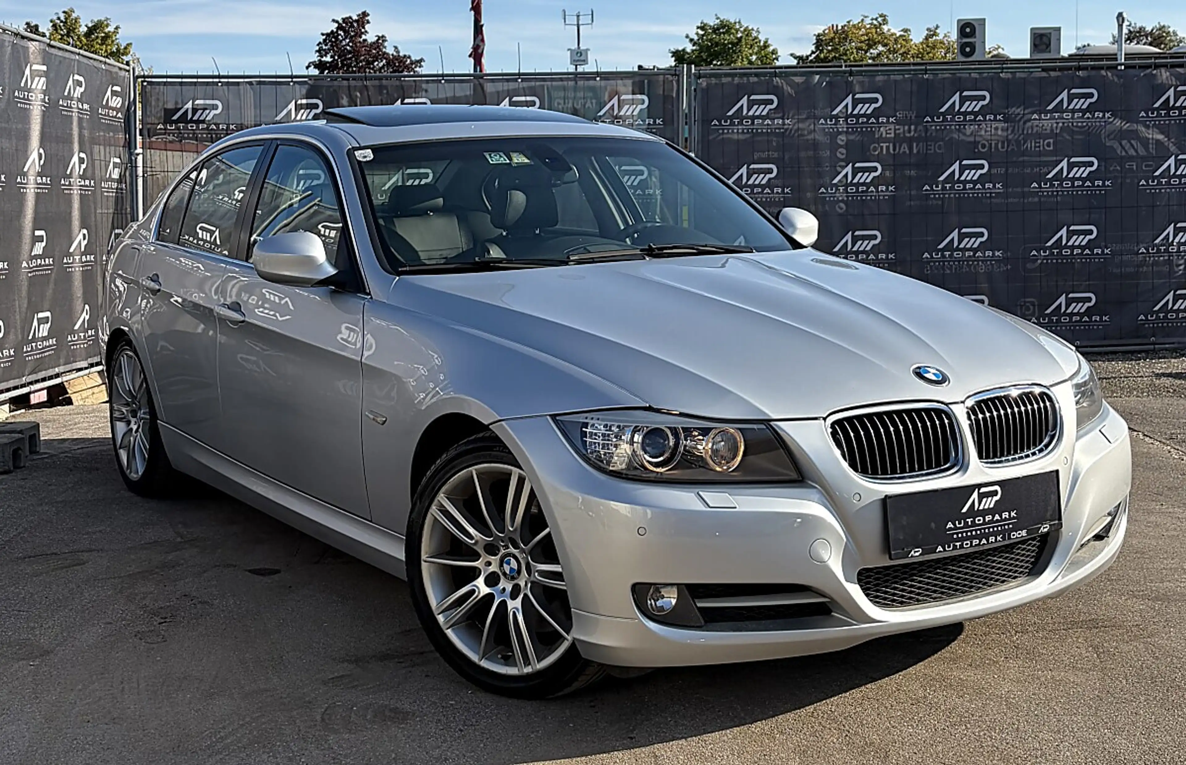 BMW 335 d LCI Facelift*3.0 Diesel*Automatik*Leder*Panor... — photo 4