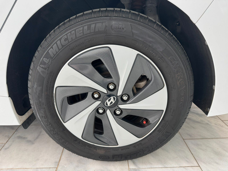 Hyundai IONIQ 1.6 Style Hybrid Navi Kamera 8x bereift — photo 14