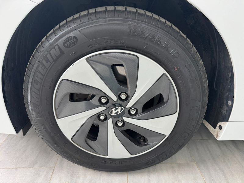 Hyundai IONIQ 1.6 Style Hybrid Navi Kamera 8x bereift — photo 13
