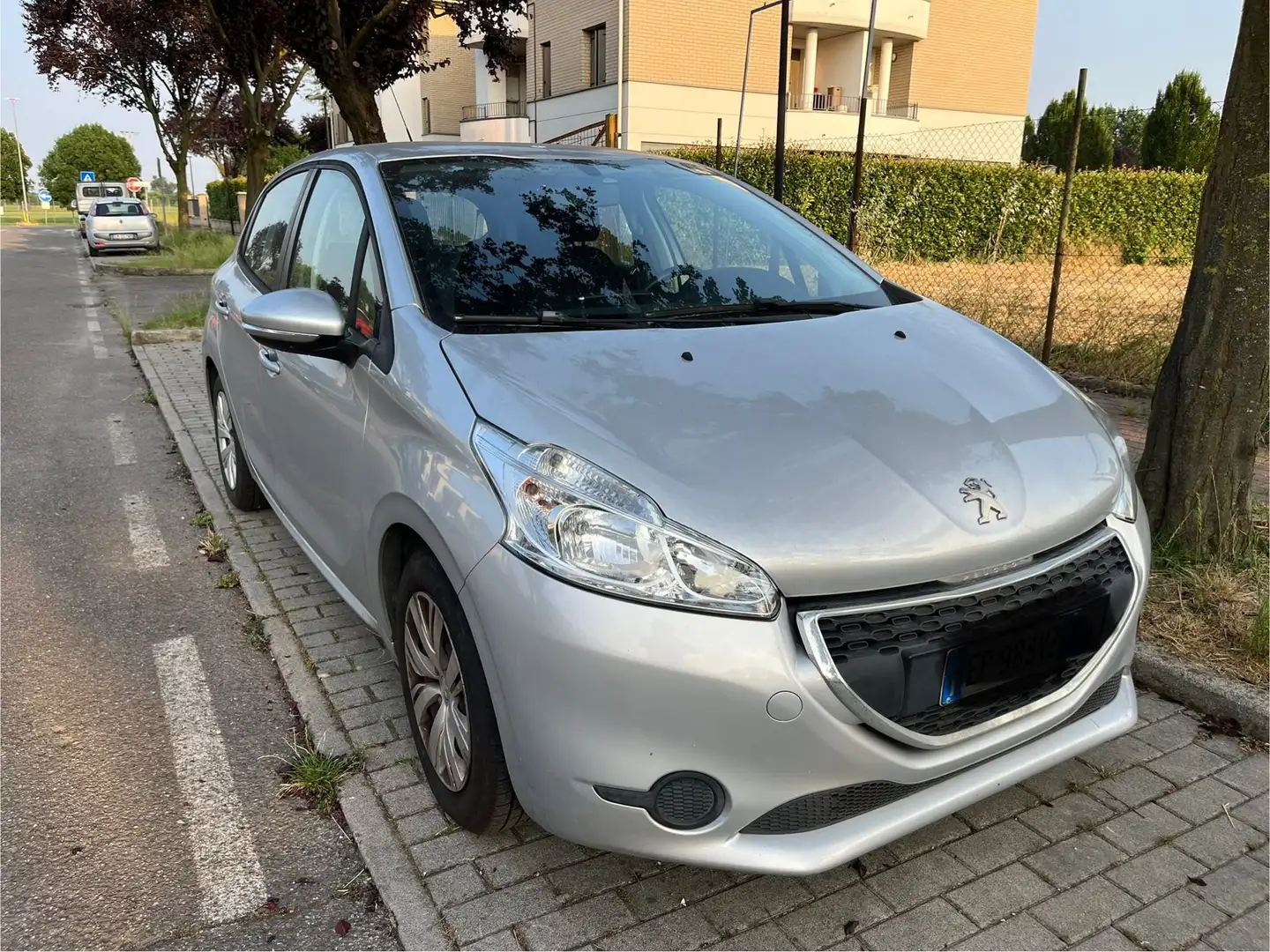Peugeot 208 1.2 puretech (vti) Active, Benzina, 82CV, Manuale Argento - 1