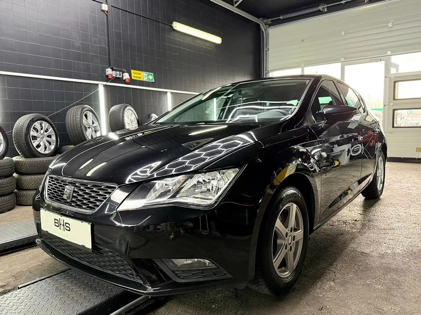 SEAT Leon Reference 1,6 TDI CR Schwarz - 1