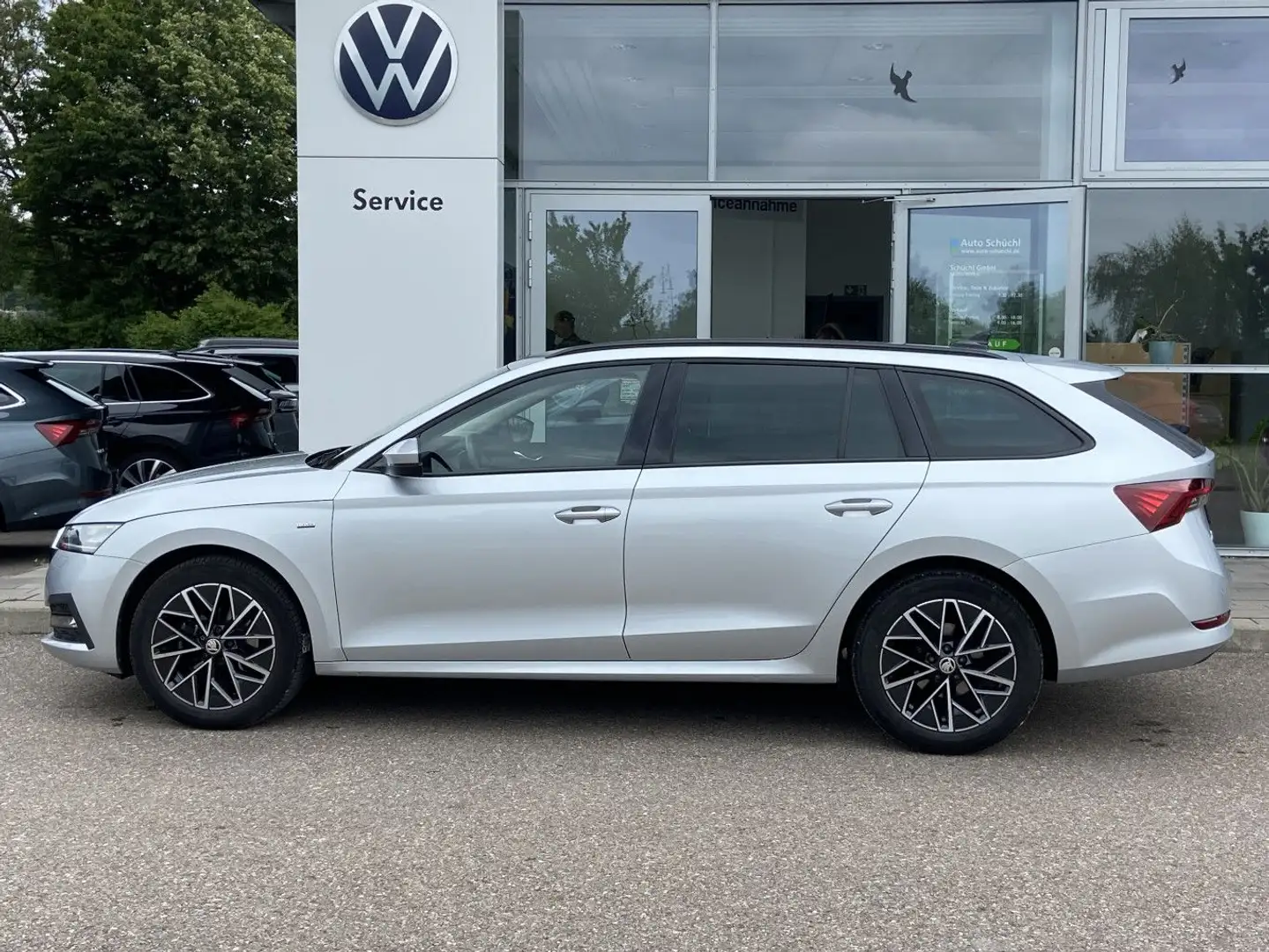 Skoda Octavia Combi 2.0 TDI DSG CLEVER 17"+NAVI-COLUMB Silber - 2