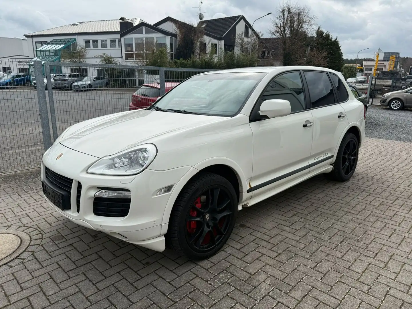 Porsche Cayenne GTS Weiß - 1