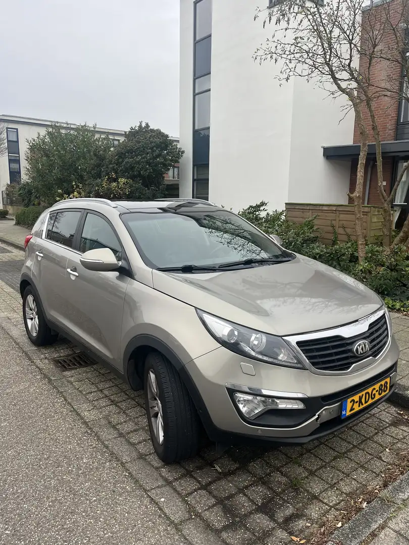 Kia Sportage 1.6 GDI Super Pack Gris - 1