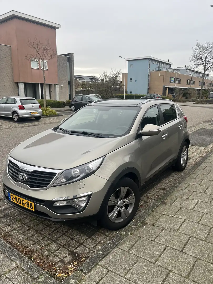Kia Sportage 1.6 GDI Super Pack Gris - 2