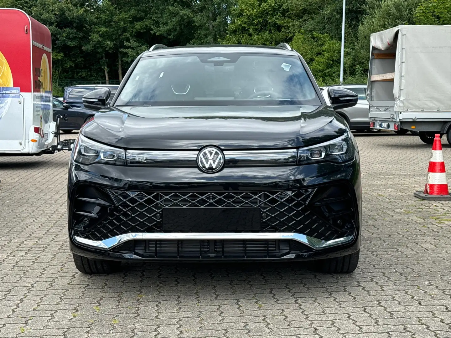 Volkswagen Tiguan R-Line DSG+HARMAN+20" ALU+MATRIX+MASSAGE+ACC+KA... Schwarz - 2