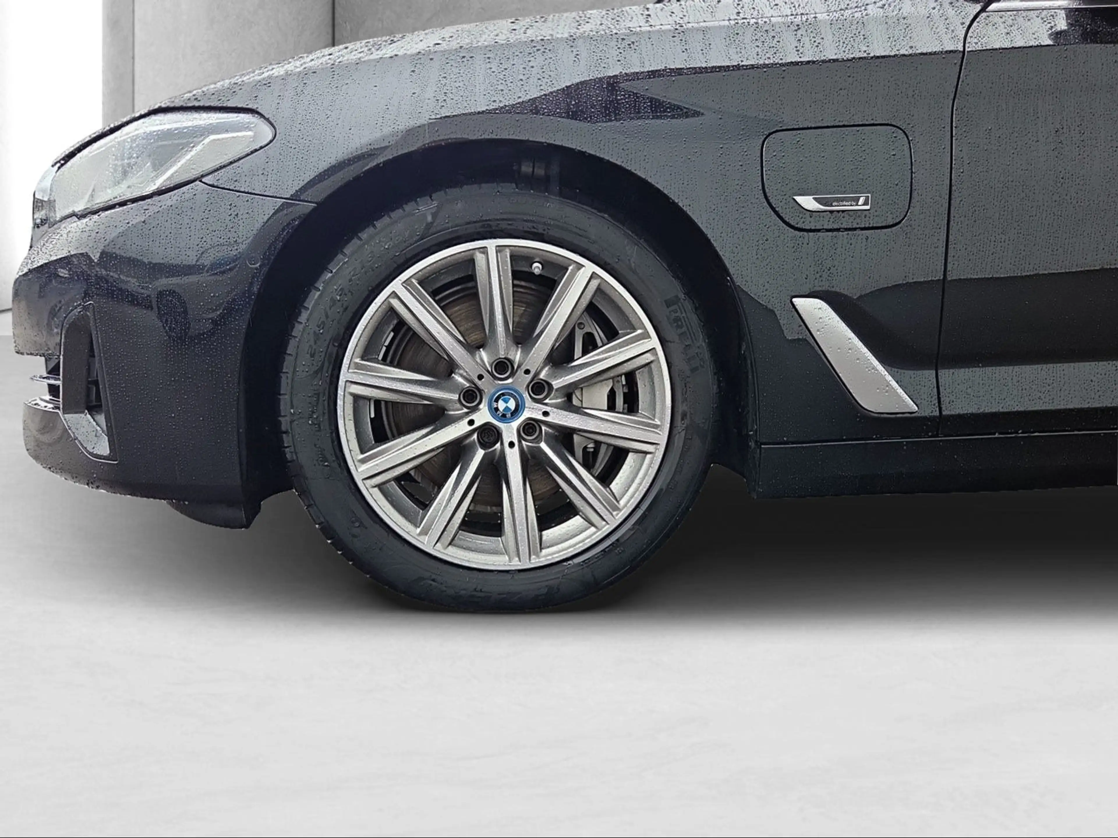 BMW 545 e xDrive Limousine Aut. — photo 4