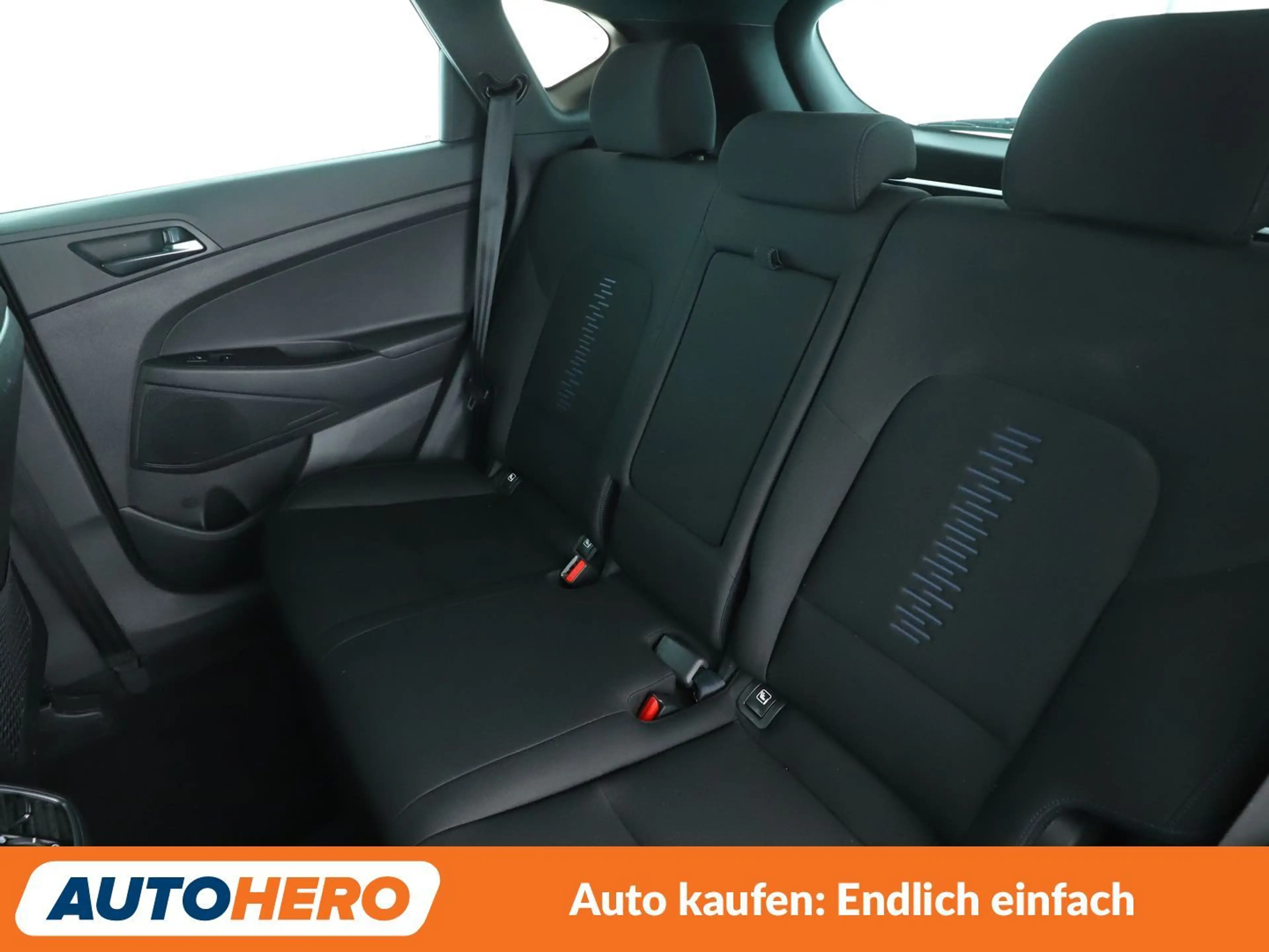 Hyundai TUCSON 1.6 TGDI Passion + 2WD Aut*NAVI*TEMPO*CAM*PDC*AHK* — photo 14