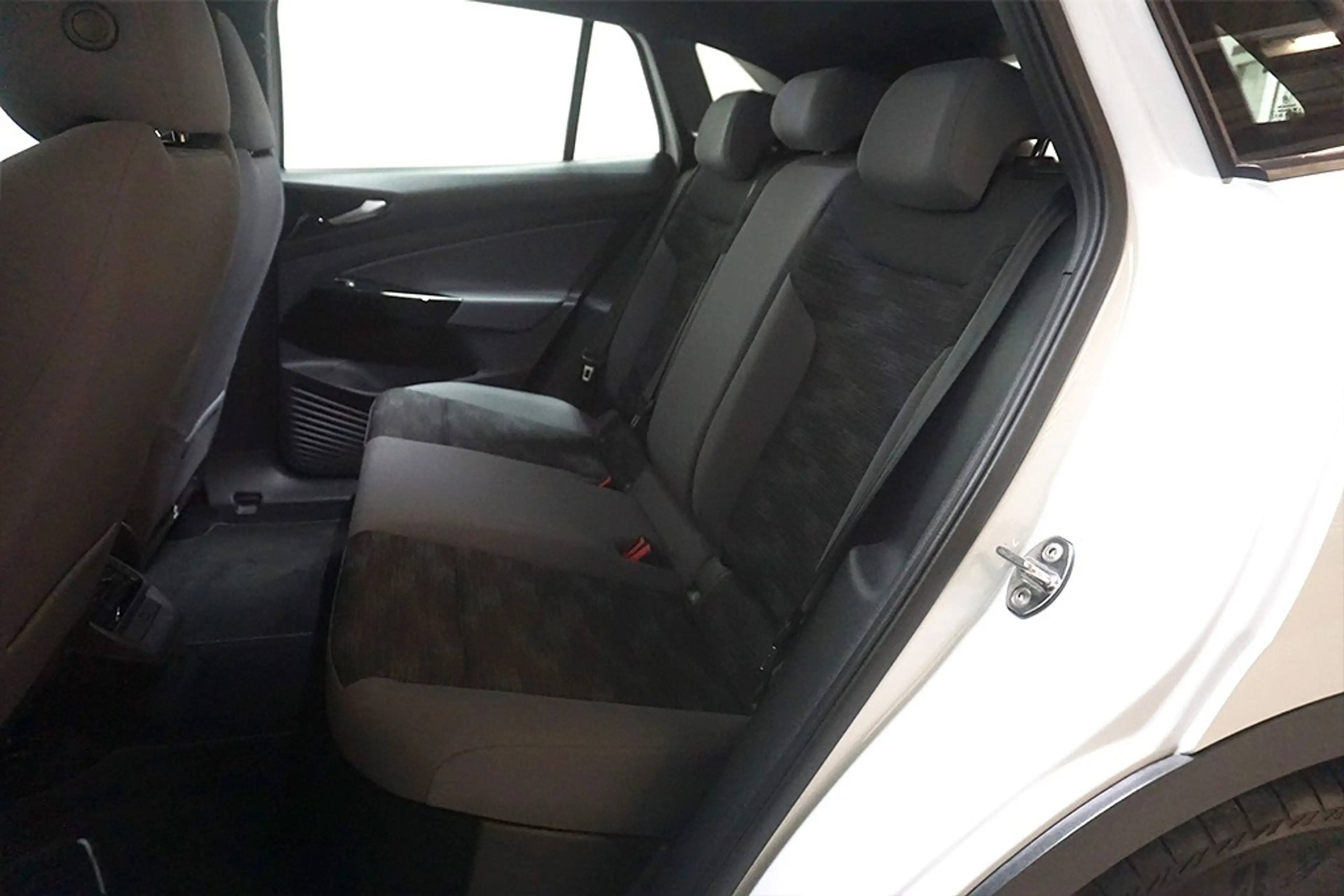 Volkswagen ID.4 Pure Performance Virtual Navi SHZ LED — photo 12