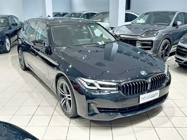 BMW 520 520d Touring mhev 48V Business auto