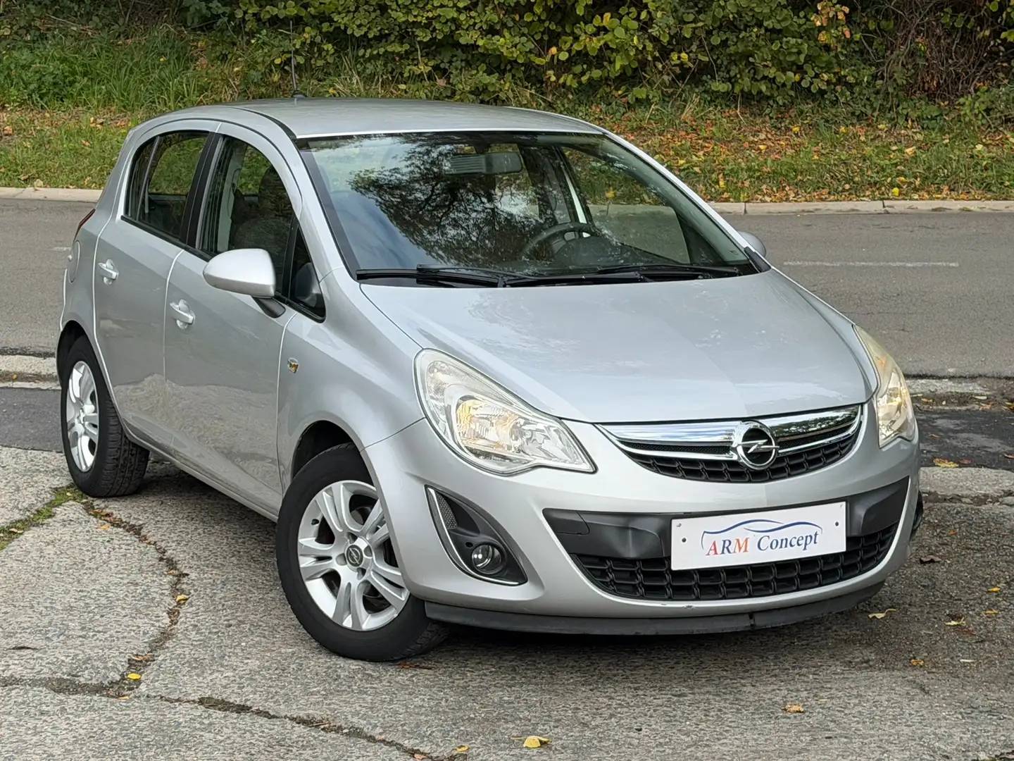 Opel Corsa Corsa 1.2i ecoFLEX Enjoy essence 2011 EURO 5 Argent - 2