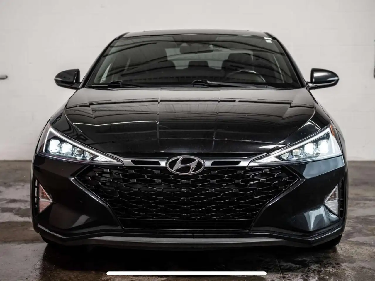 Hyundai ELANTRA снимка Hyundai ELANTRA