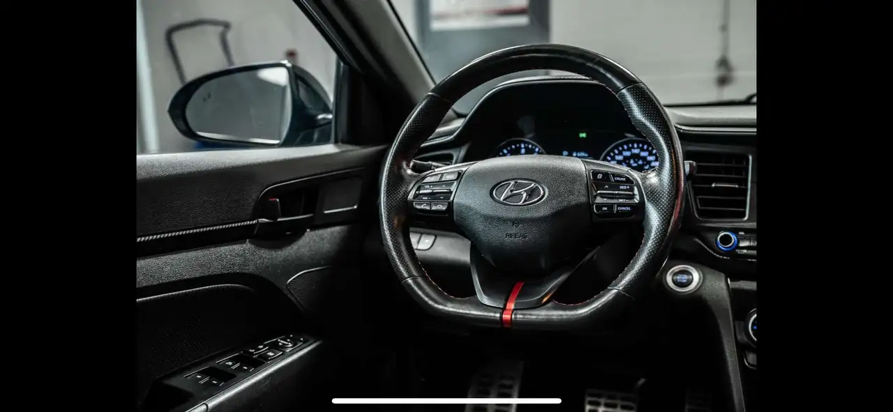 Hyundai ELANTRA снимка Hyundai ELANTRA