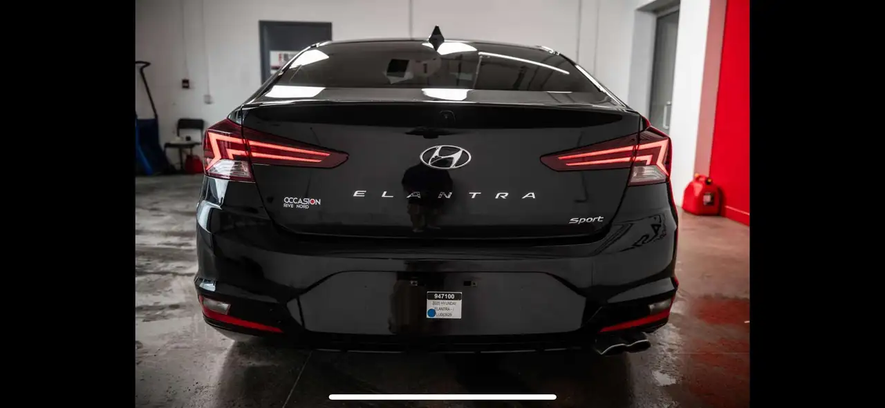 Hyundai ELANTRA снимка Hyundai ELANTRA